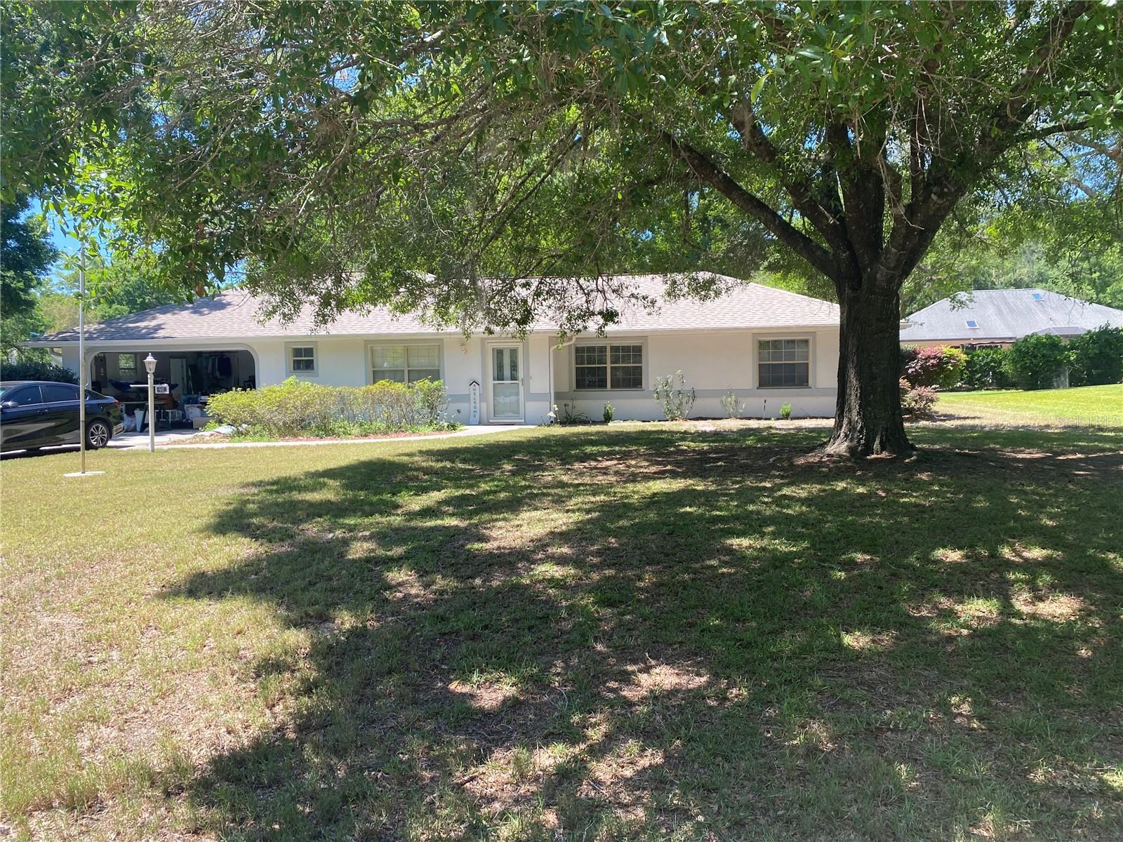Updated Beautiful 3 Bedrooms 2 Bathrooms, with Florida Room in Desirable Rainbow Springs Country Club Estates. Large Great Room says "Come In" and a beautiful Florida Room with a peaceful view while having that morning cup of coffee. No Carpet thoughout. Updated and freshly painted with new Blinds. Open floor concept, split bedroom floor plan. Just a short distance to Rainbow Springs Park Community Amenities, Hiking Waking Trails and More.