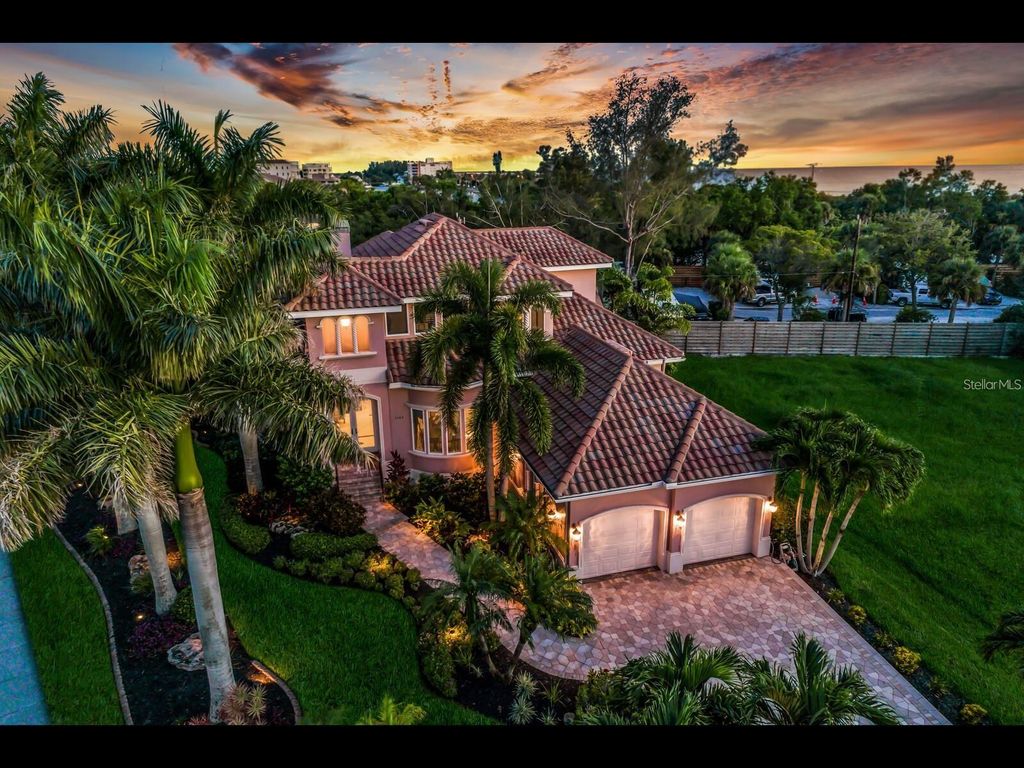 Photo of 1102 Horizon View Drive, Sarasota, FL 34242 (MLS # A4645086)