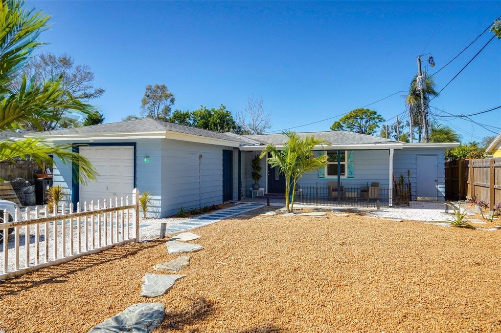Photo of 2741 Parma Street, Sarasota, FL 34231 (MLS # A4702315)