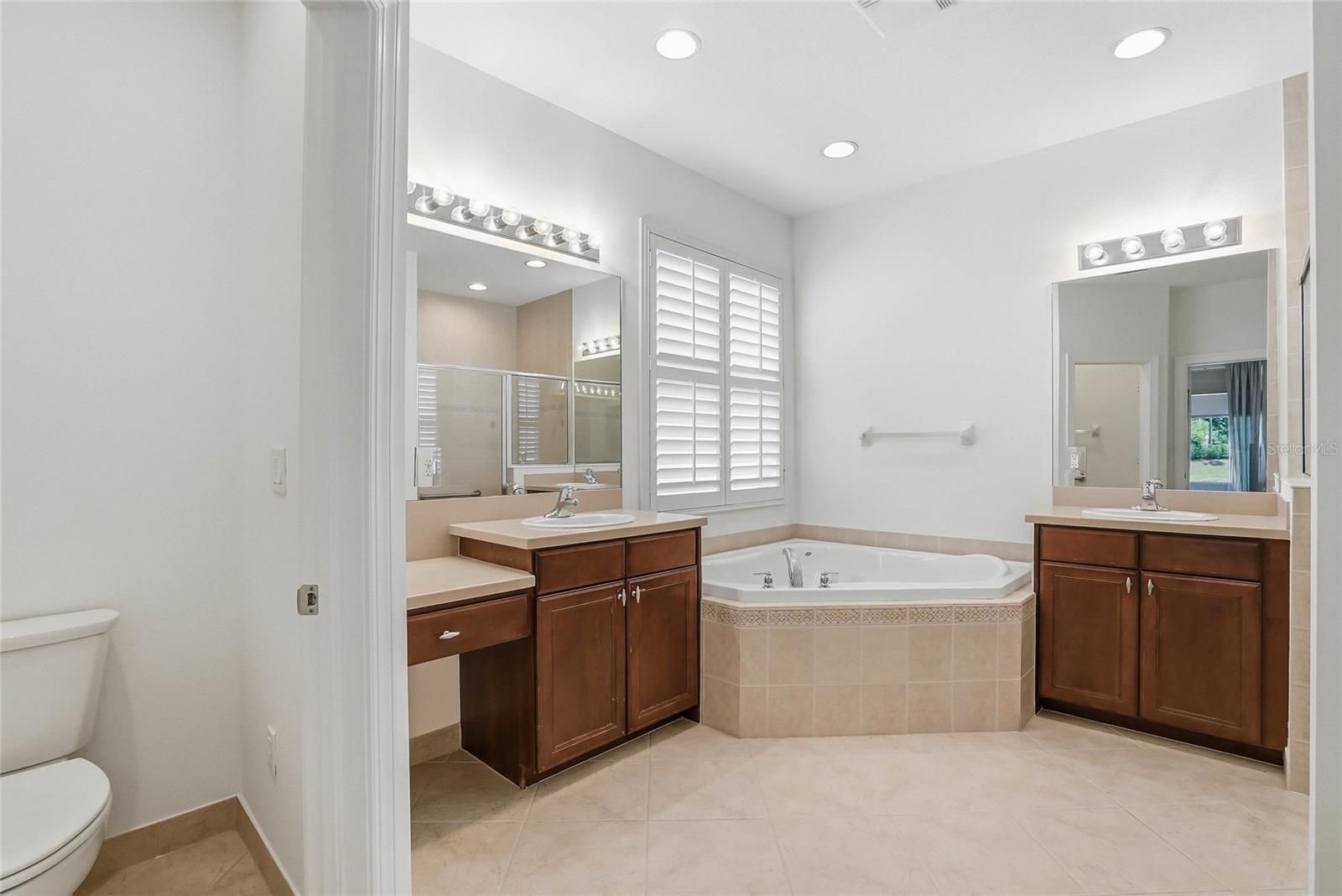 VALENCIA LAKES PH 2 - Residential
