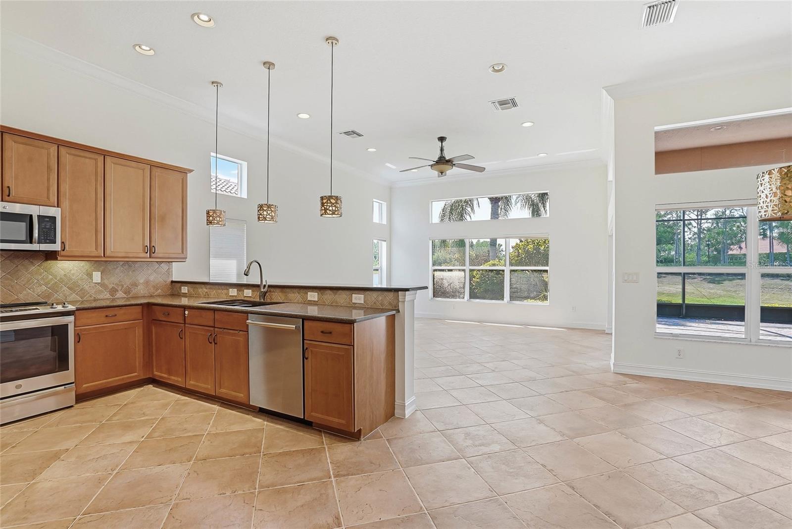 VALENCIA LAKES PH 2 - Residential