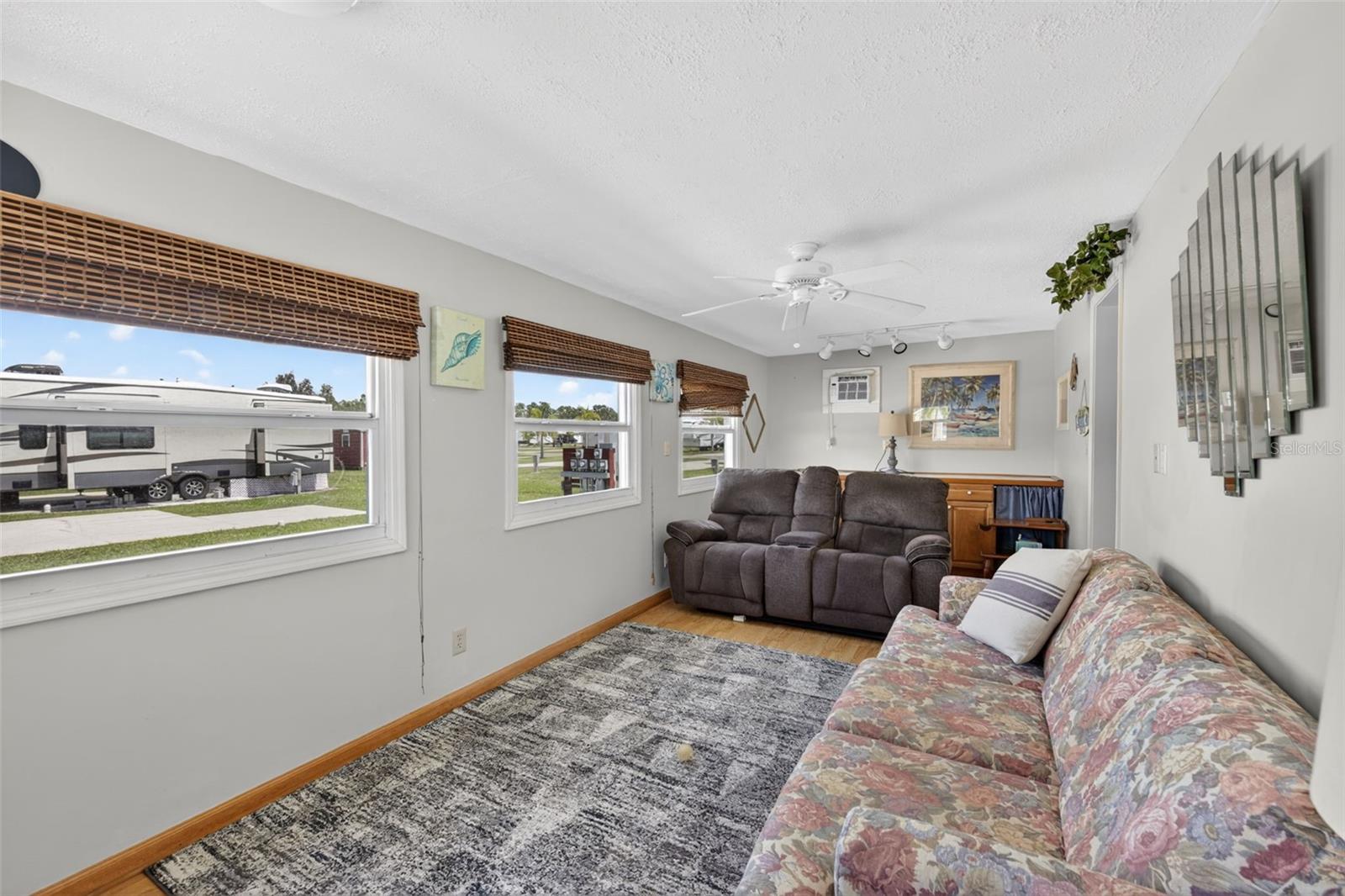 ALLIGATOR PARK COOP - Residential