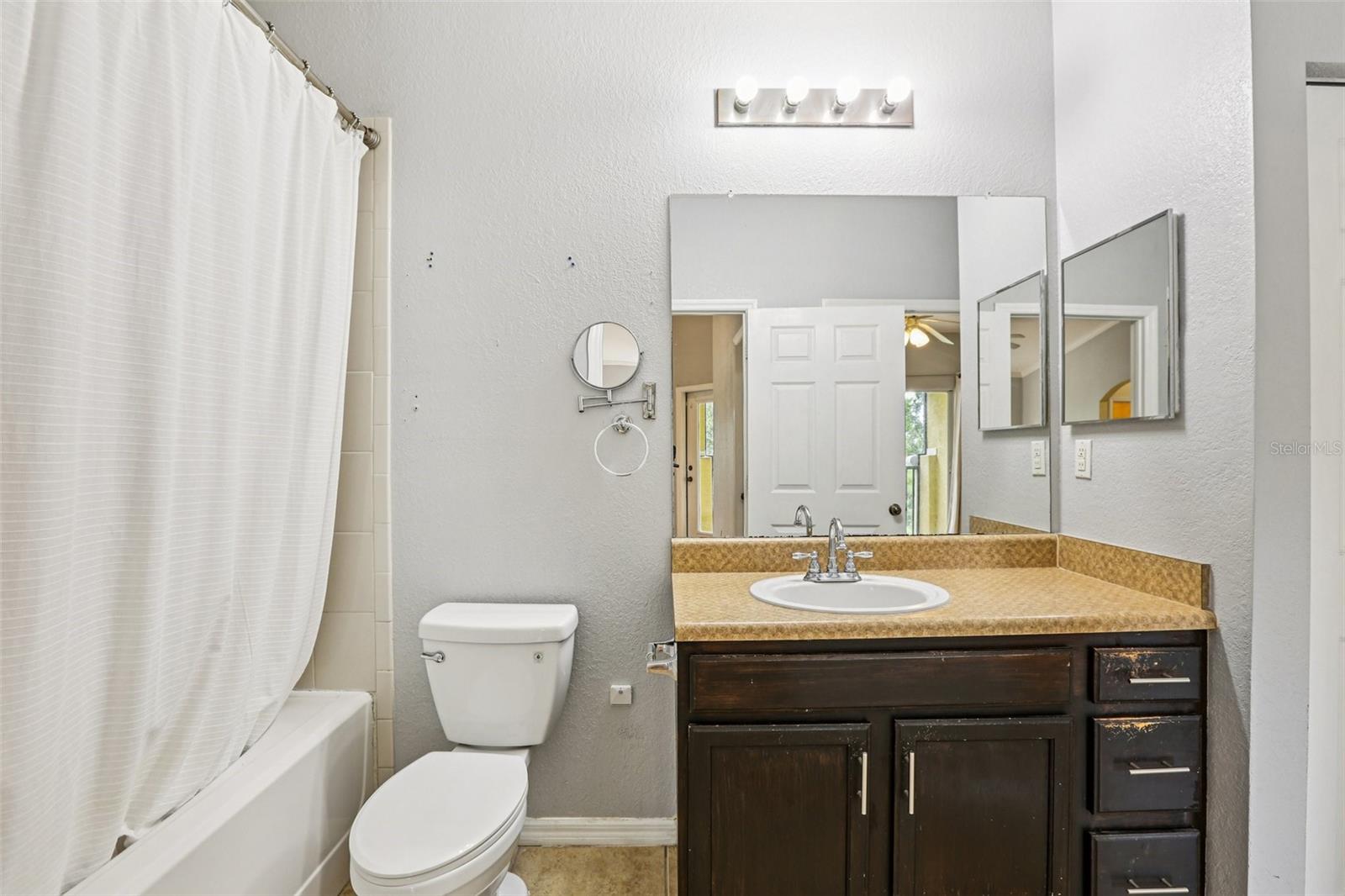 COURTNEY PALMS CONDO - Residential