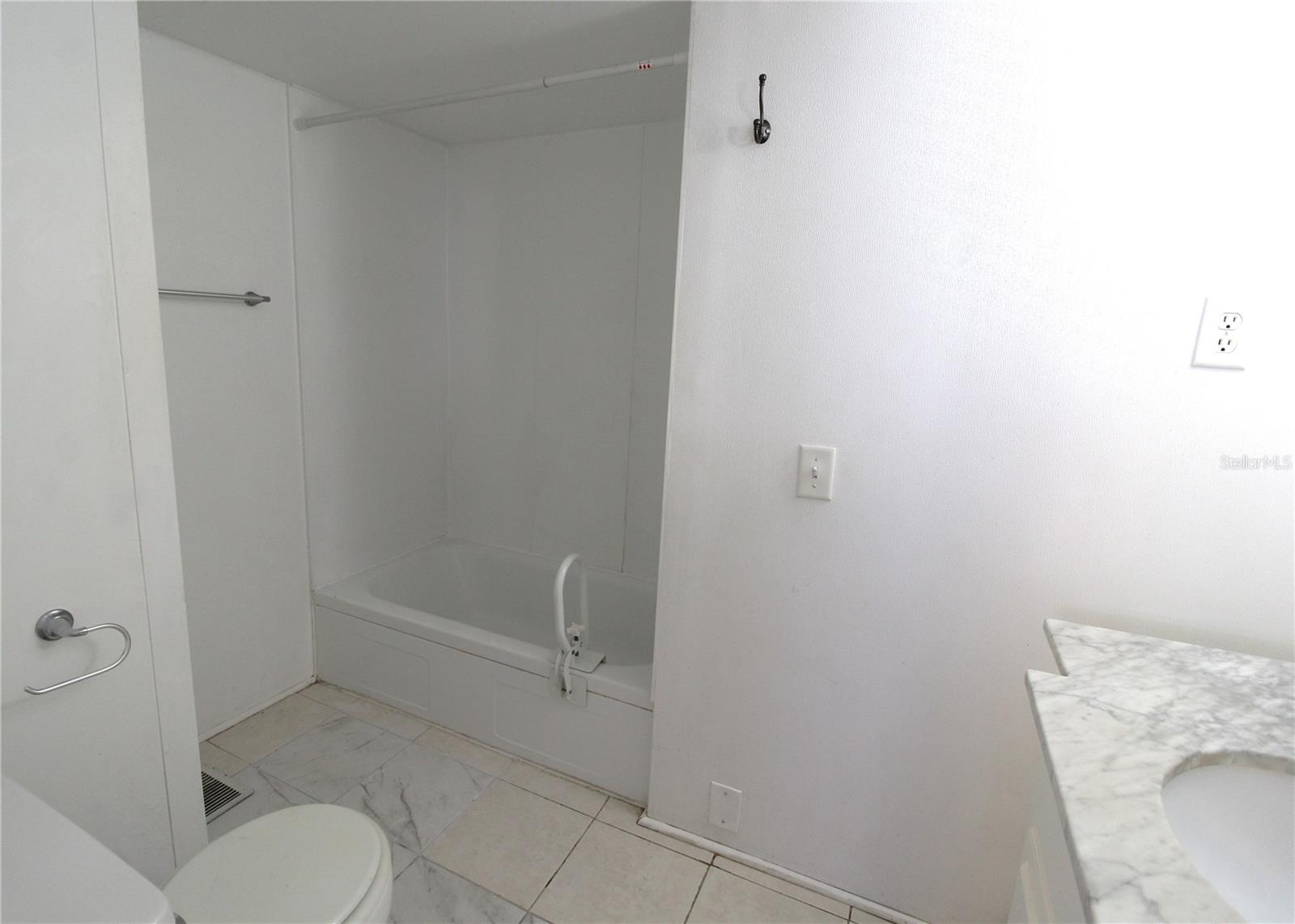 FAIR LANE ACRES THIRD ADD - Residential Lease