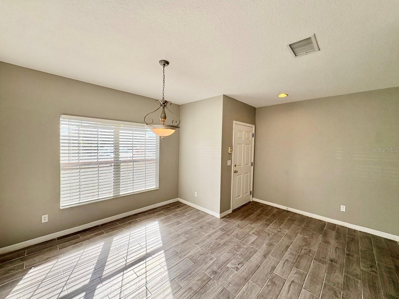 LONE STAR TWNHMS - Residential Lease