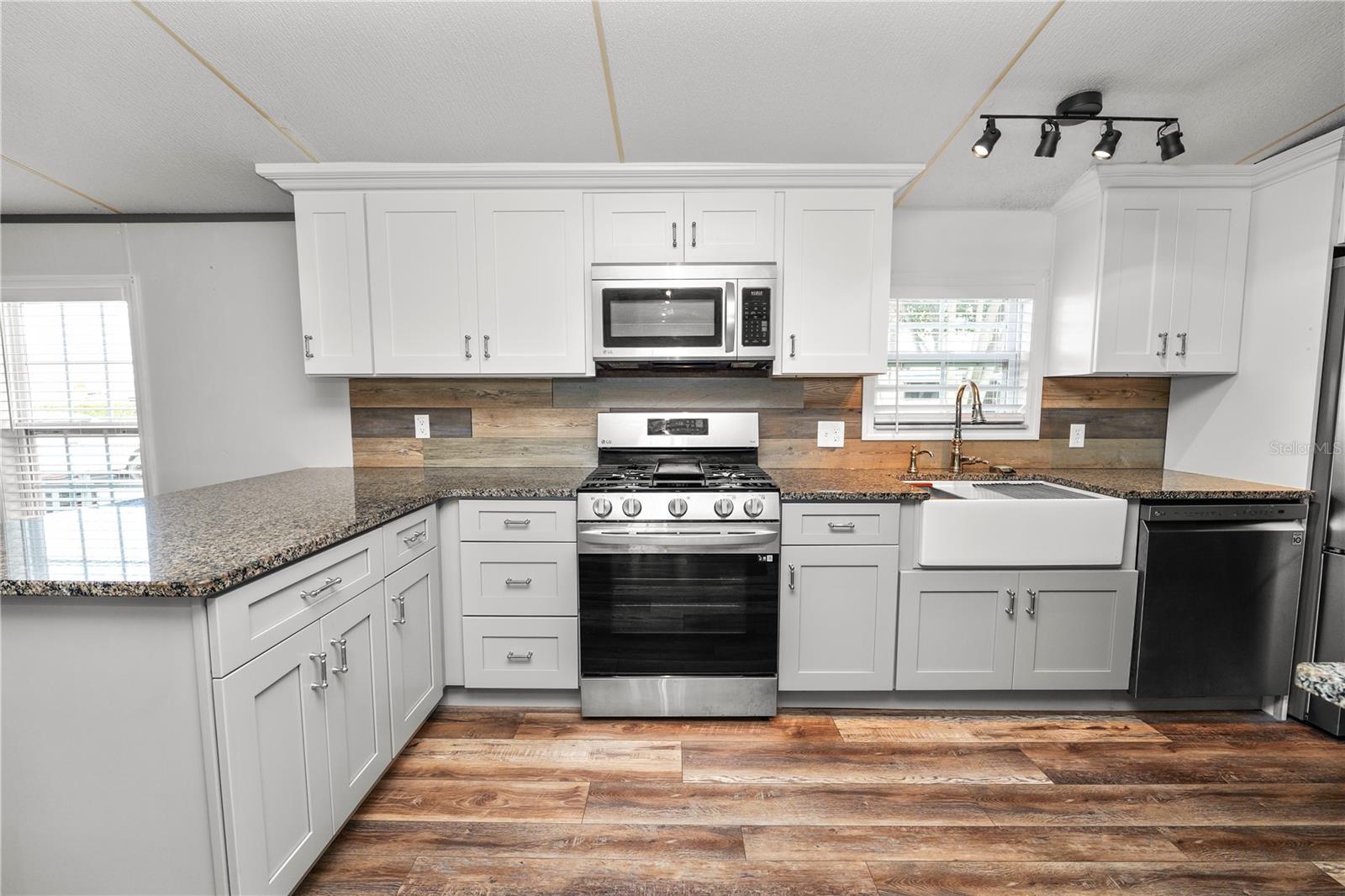 MOUNT OLIVE SHORES PH 01 - Residential