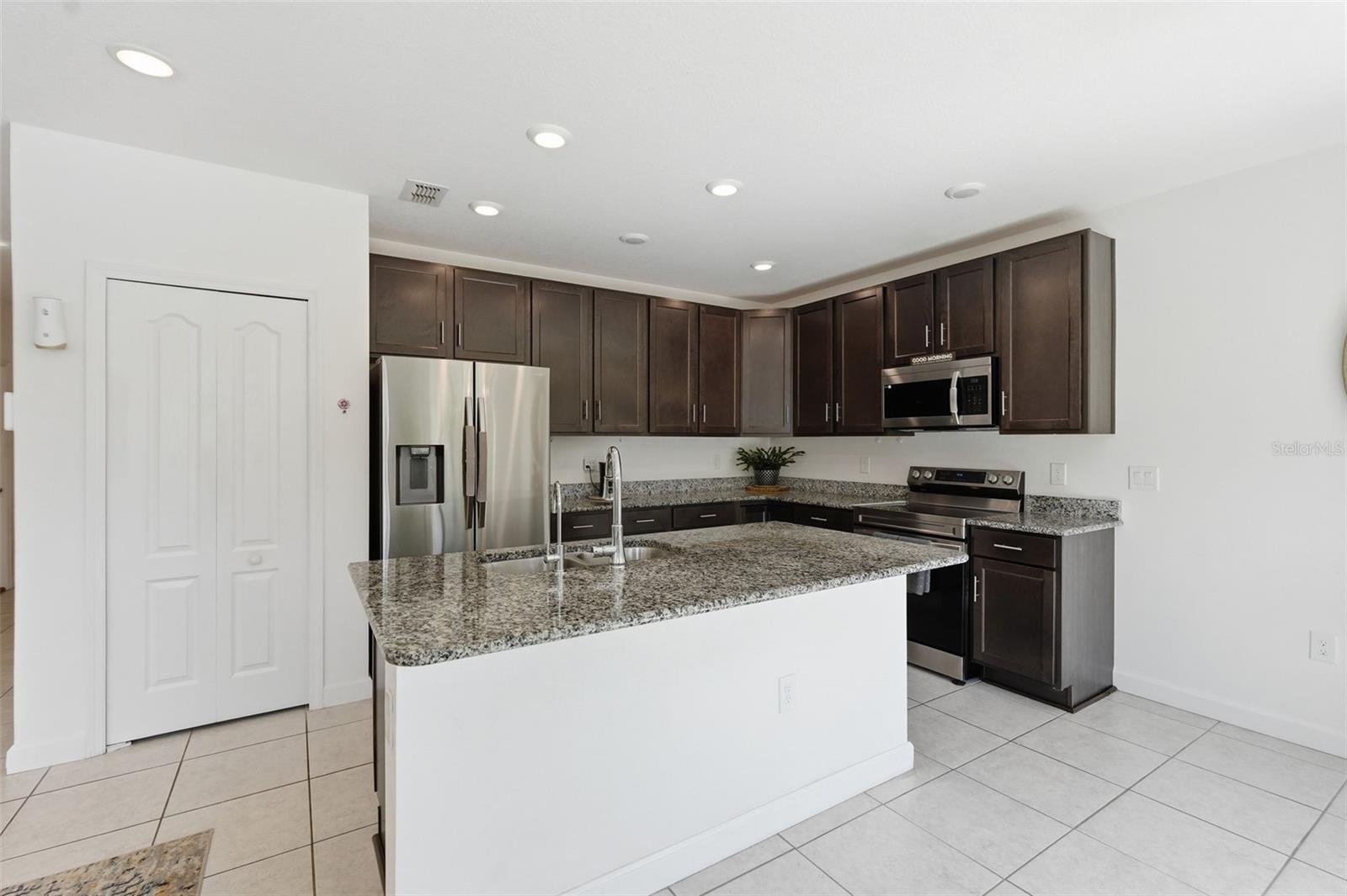 SPRING HILL - Residential