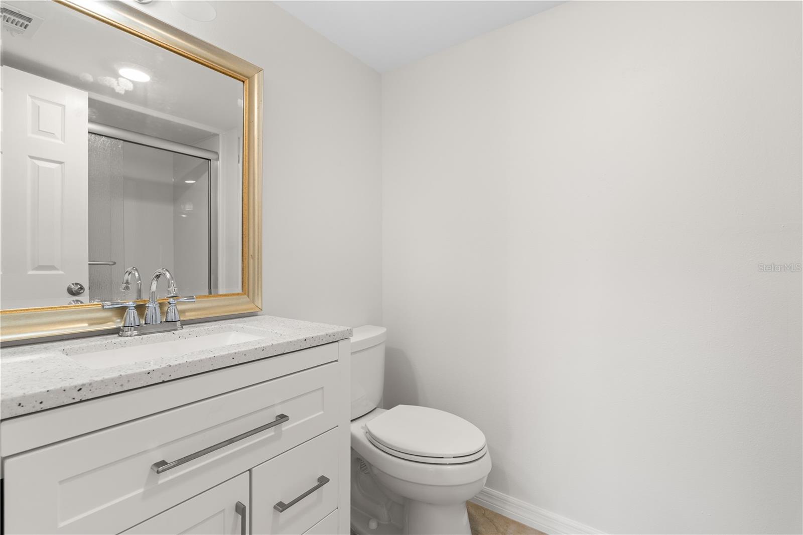 ISLANDER POINT - Residential