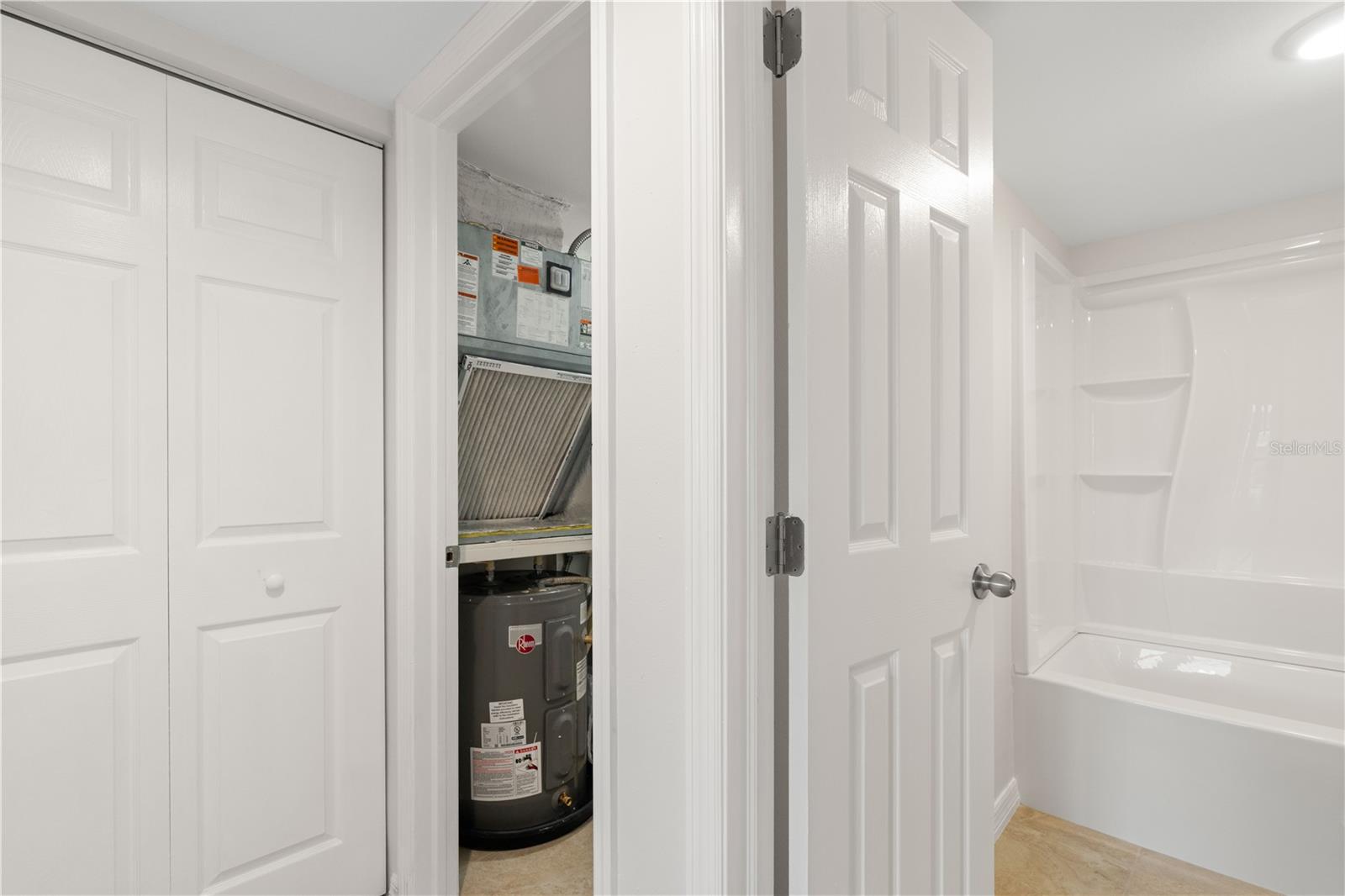 ISLANDER POINT - Residential