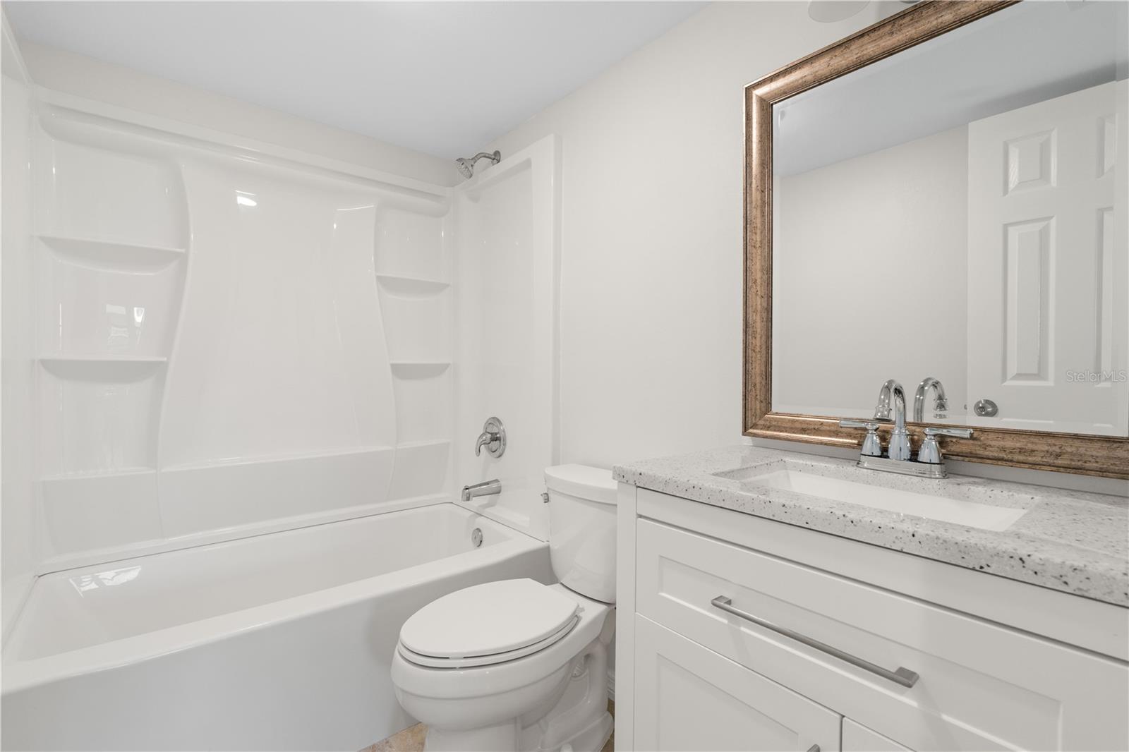 ISLANDER POINT - Residential