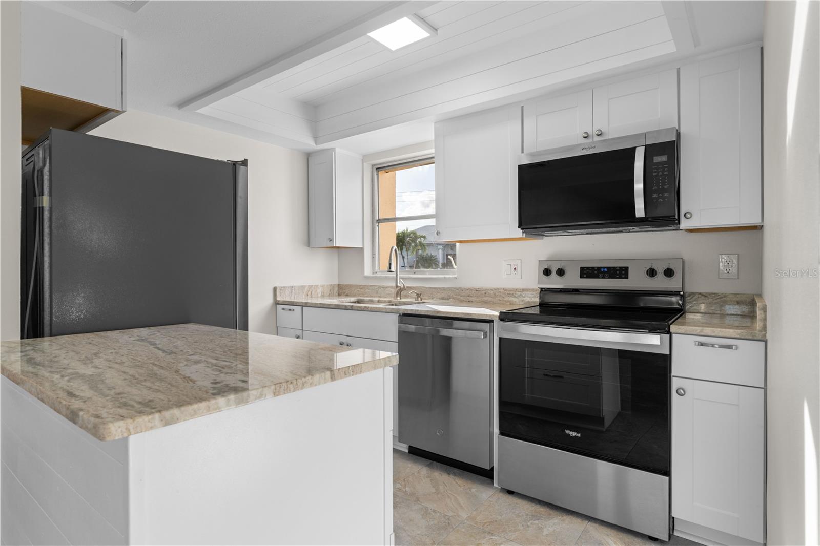 ISLANDER POINT - Residential