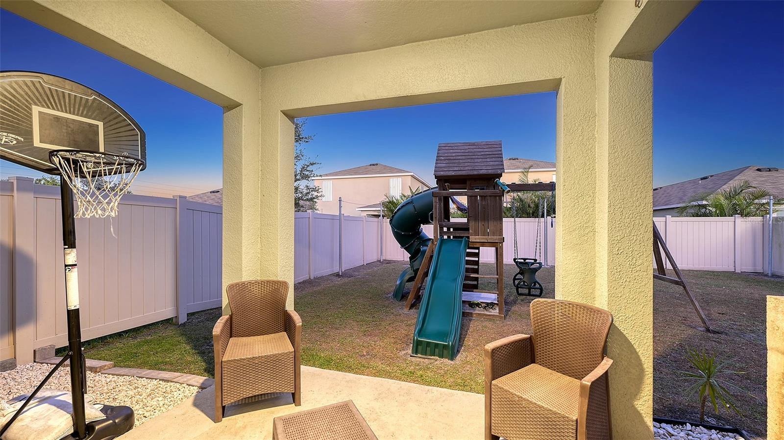 3809 GOLDEN ORIOLE PARKWAY, SARASOTA, FL, 34232 2 3809 GOLDEN ORIOLE PARKWAY