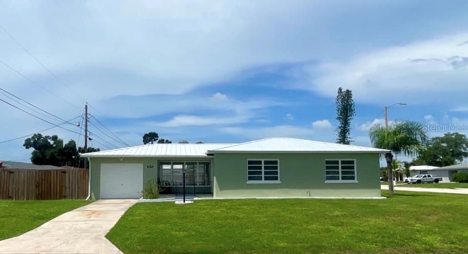 Photo of 4675 Orlando Circle, Bradenton, FL 34207 (MLS # W7889266)