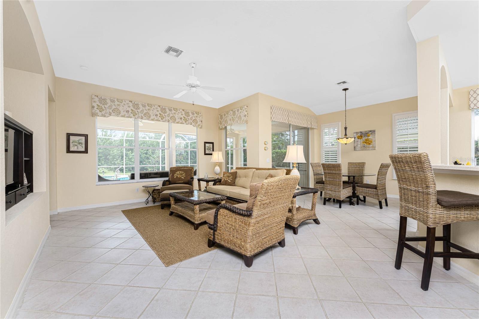 COURTSIDE LANDINGS - Residential