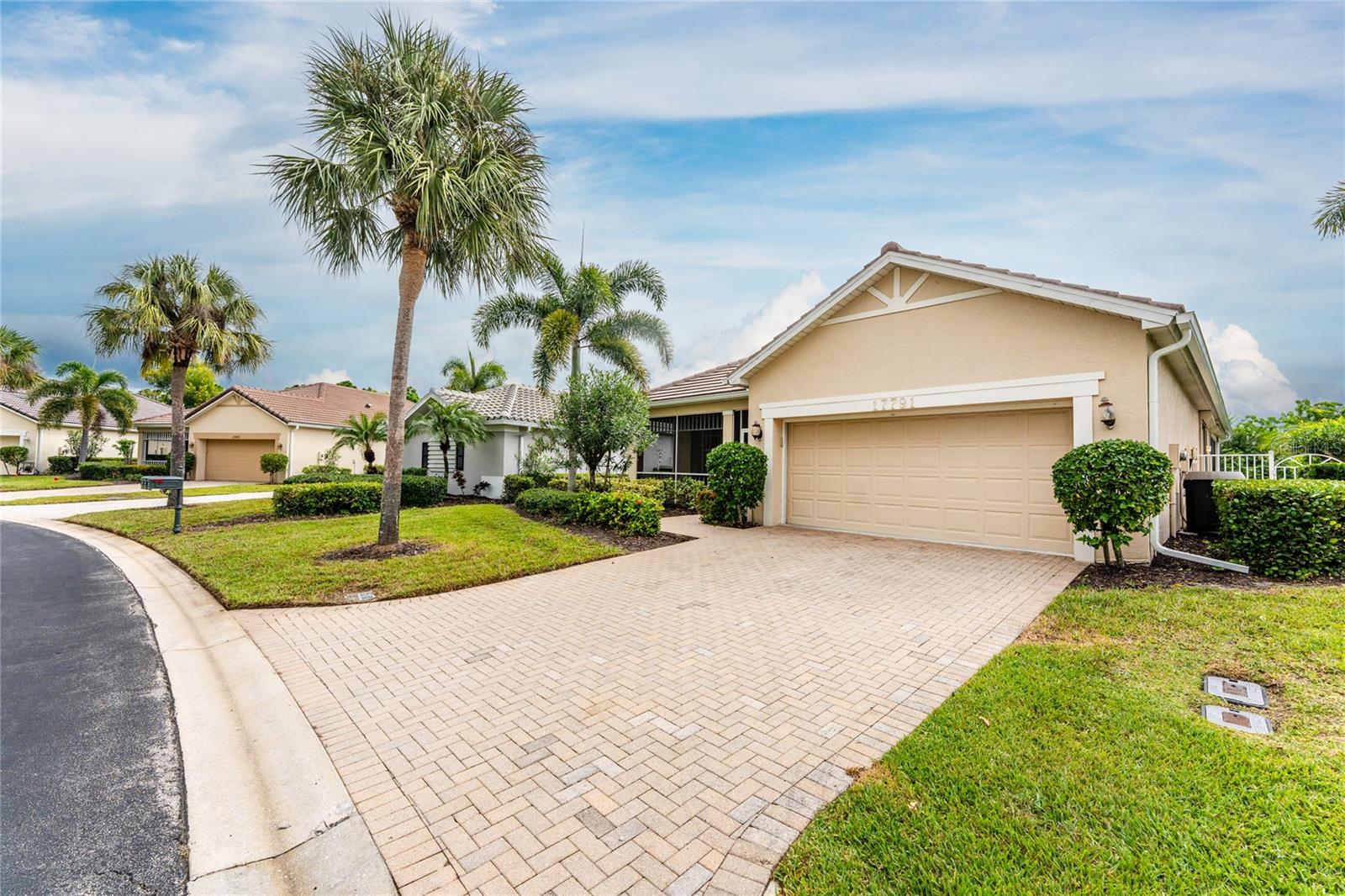 COURTSIDE LANDINGS - Residential