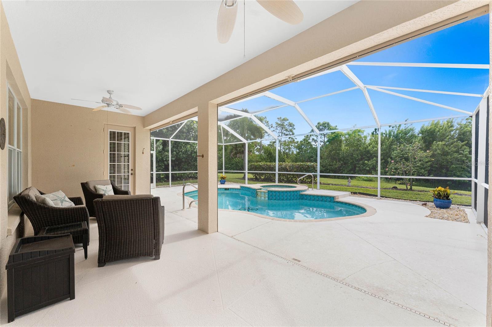COURTSIDE LANDINGS - Residential