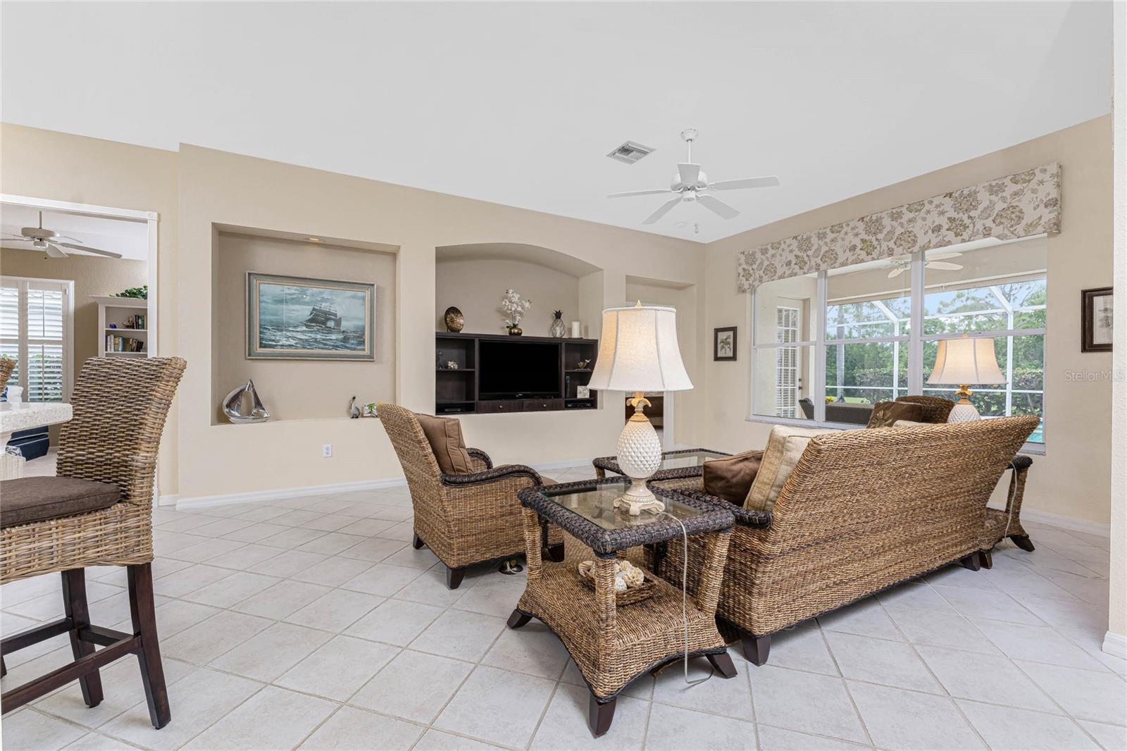 COURTSIDE LANDINGS - Residential
