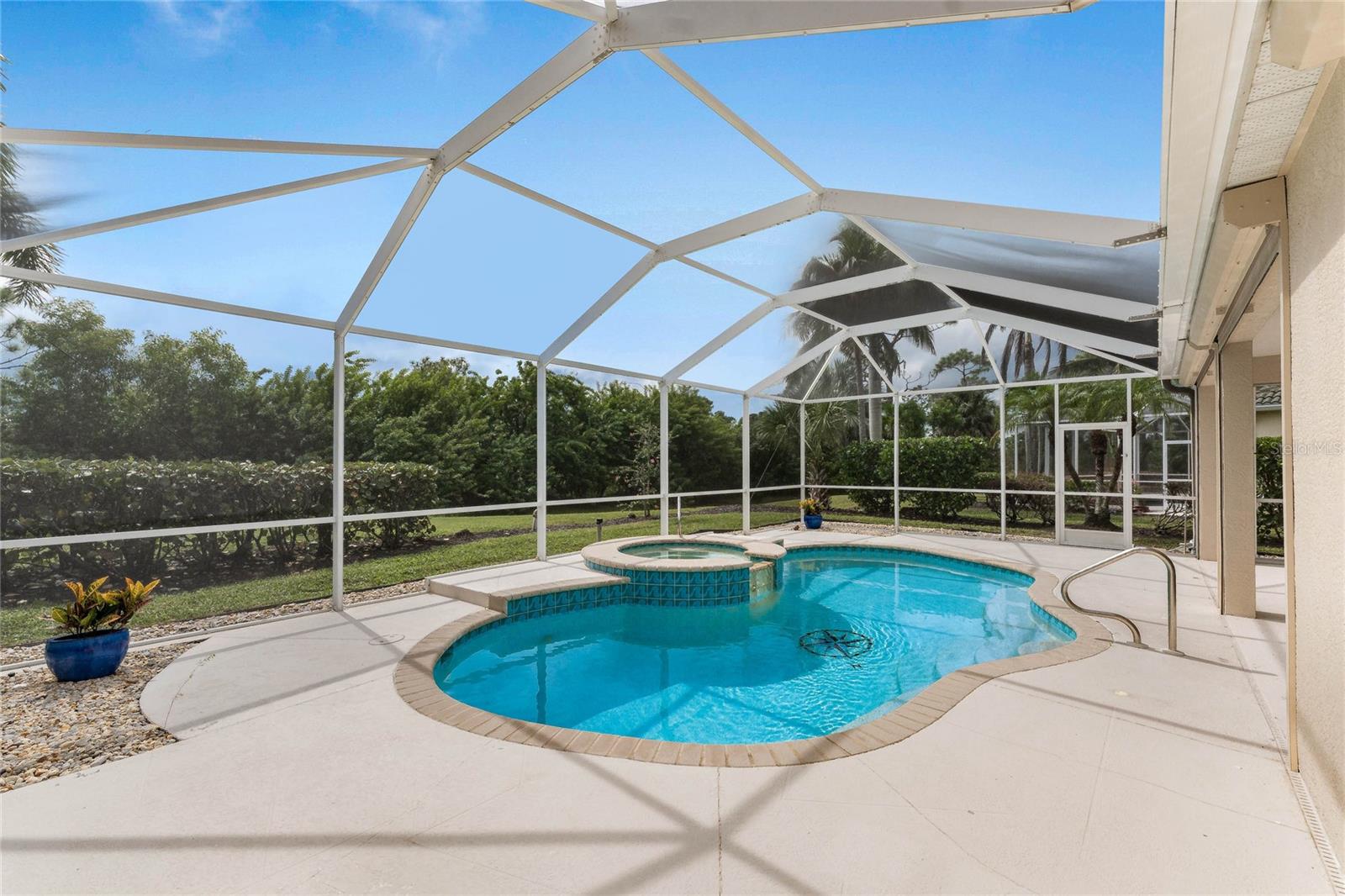 COURTSIDE LANDINGS - Residential