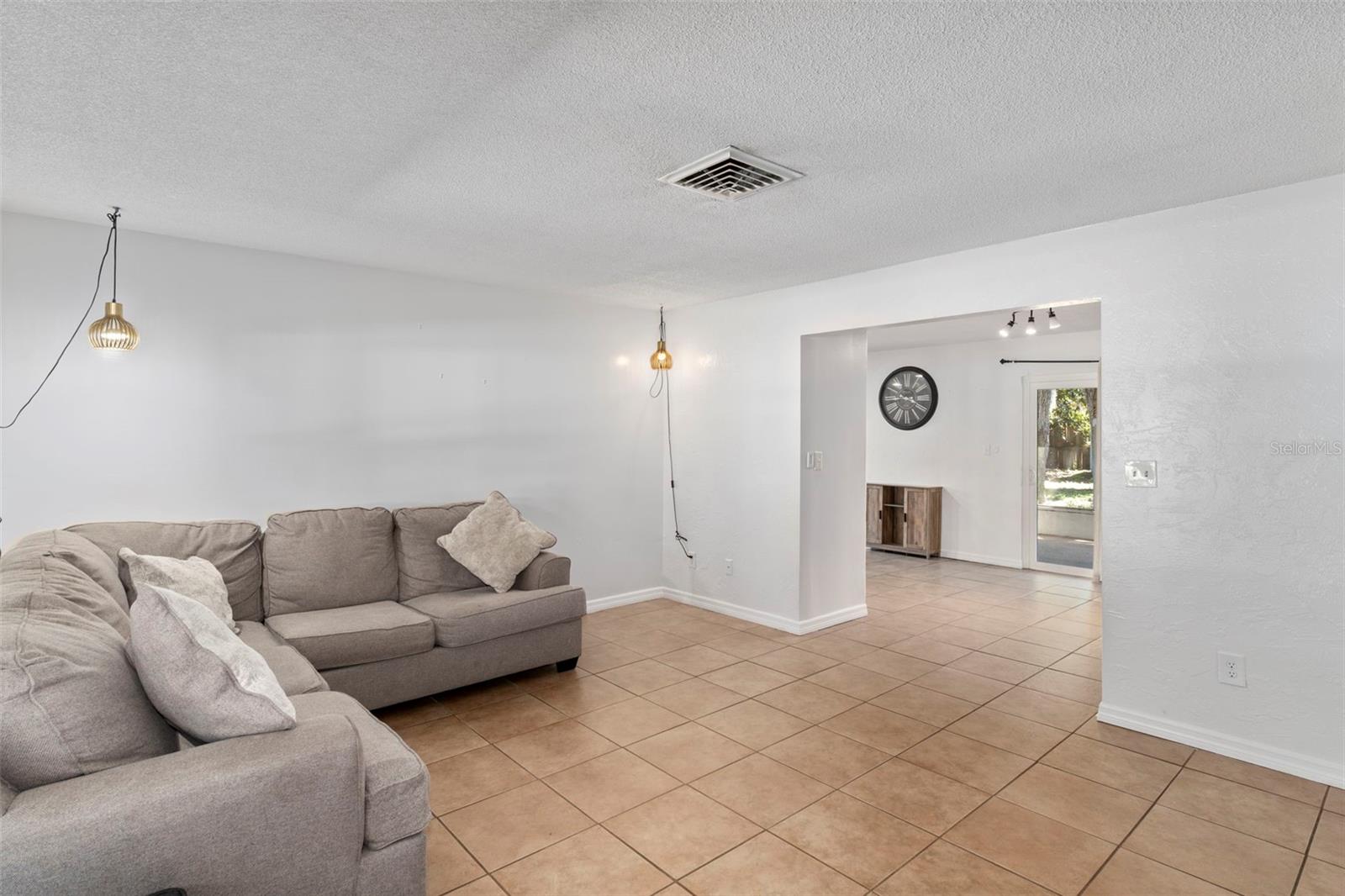 TEMPLE TERRACE MANOR - Residential