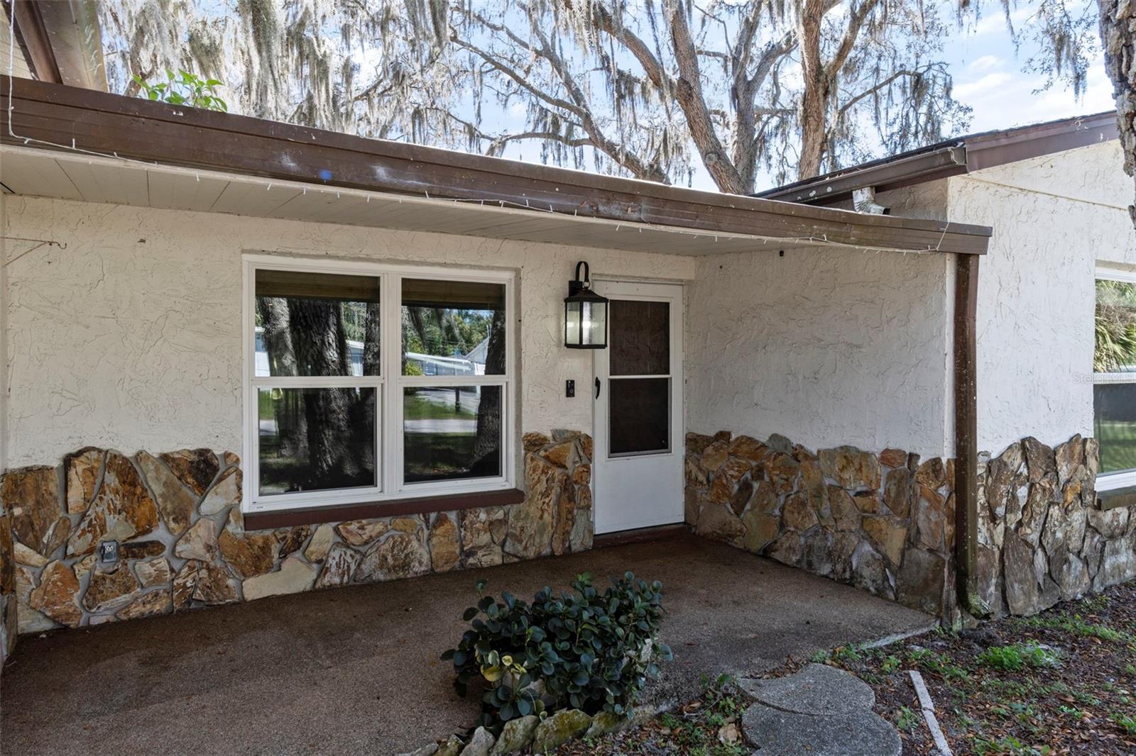 TEMPLE TERRACE MANOR - Residential