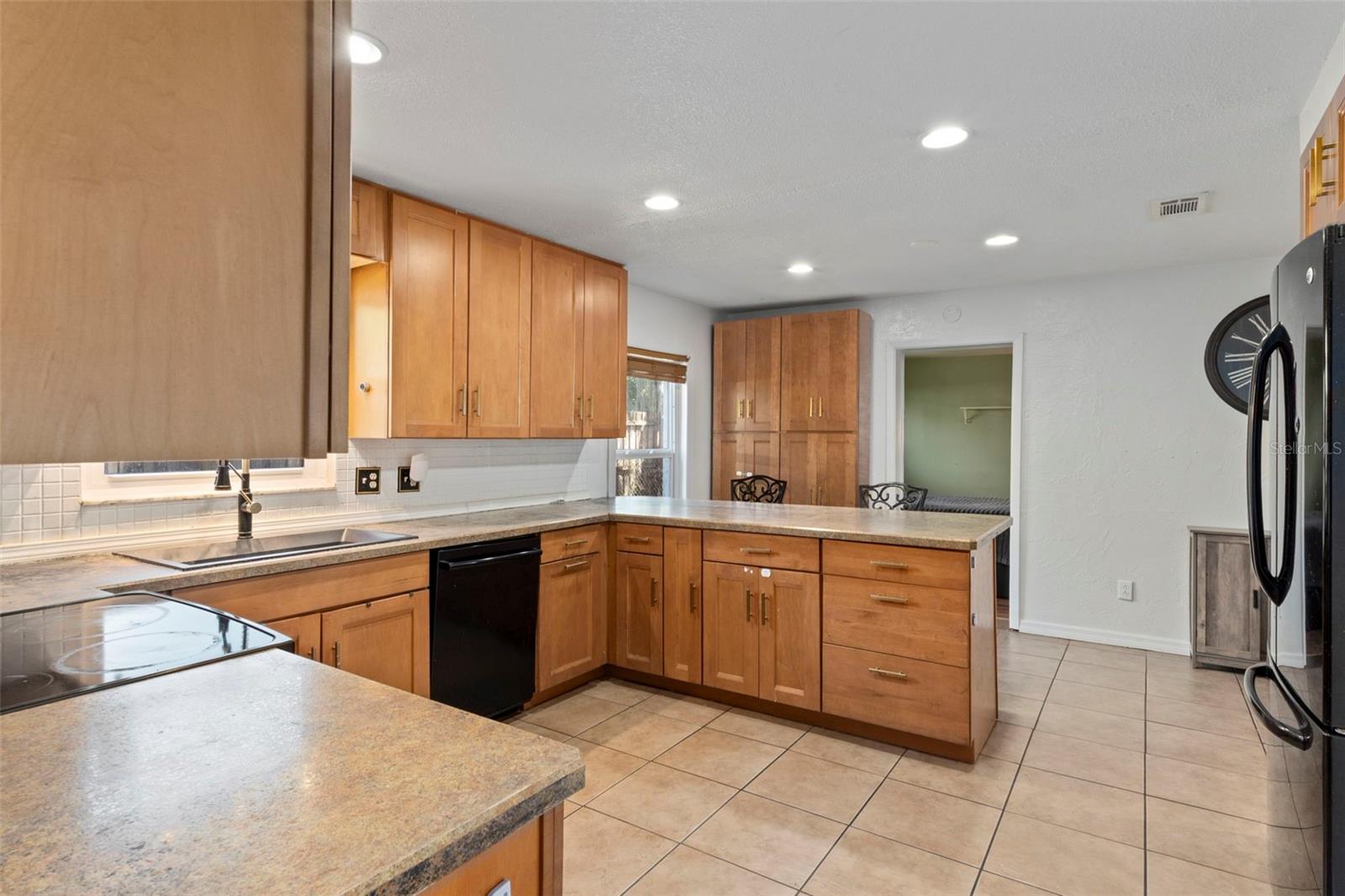 TEMPLE TERRACE MANOR - Residential