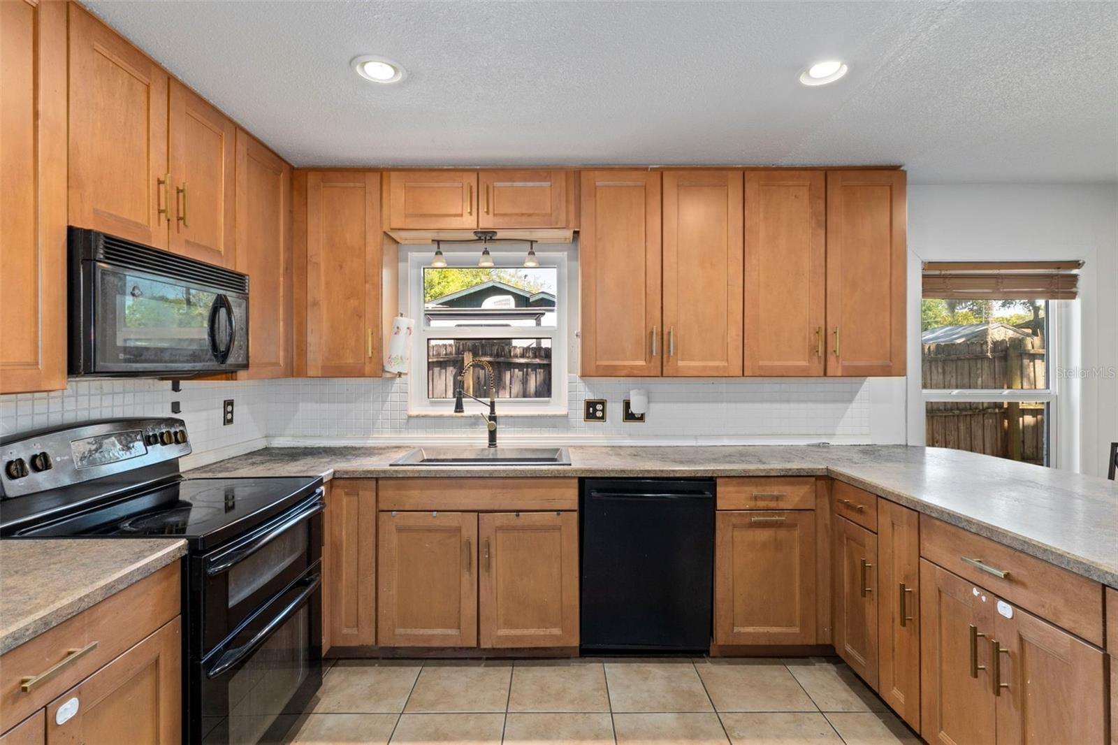 TEMPLE TERRACE MANOR - Residential