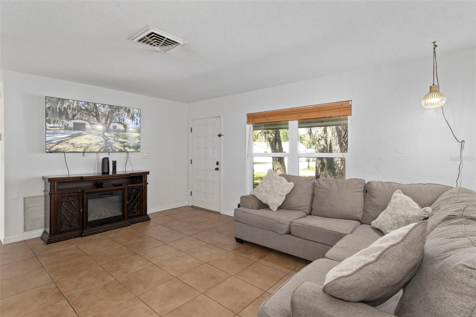 TEMPLE TERRACE MANOR - Residential