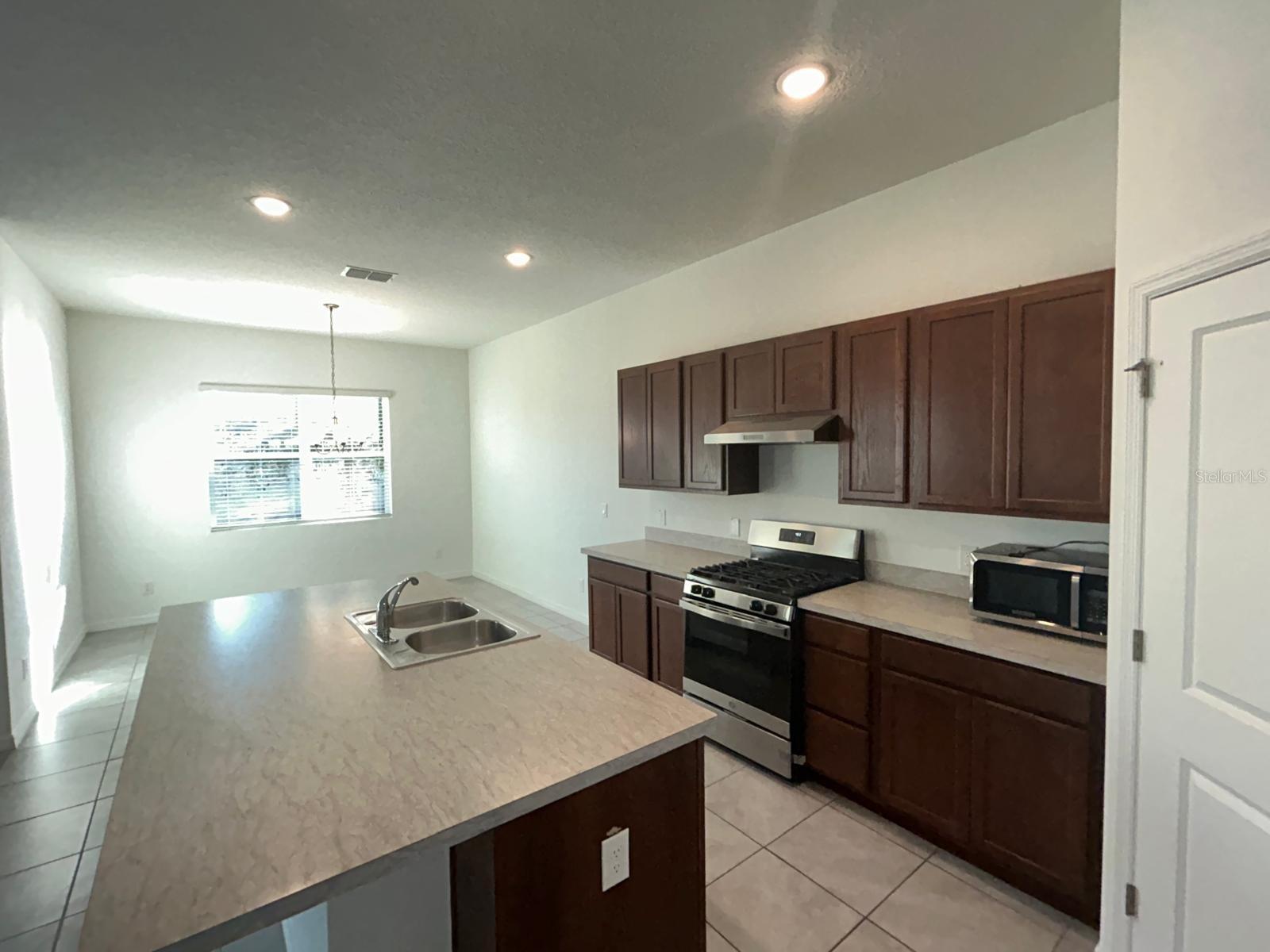 SAN SEBASTIAN RESERVE - Residential Lease