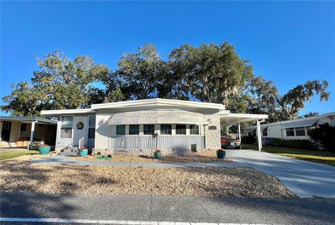 Photo of 332 Hawthorne Boulevard, Leesburg, FL 34748 (MLS # G5103993)