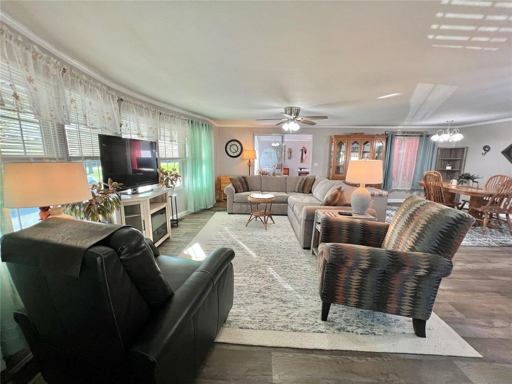 Photo of 332 Hawthorne Boulevard, Leesburg, FL 34748 (MLS # G5103993)