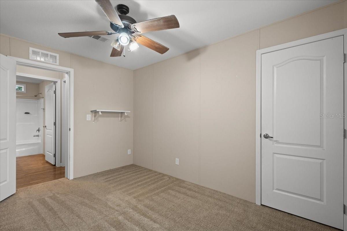 UNIVERSITY ESTATES - Residential