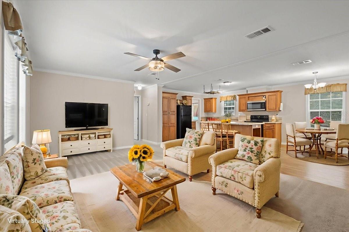 UNIVERSITY ESTATES - Residential