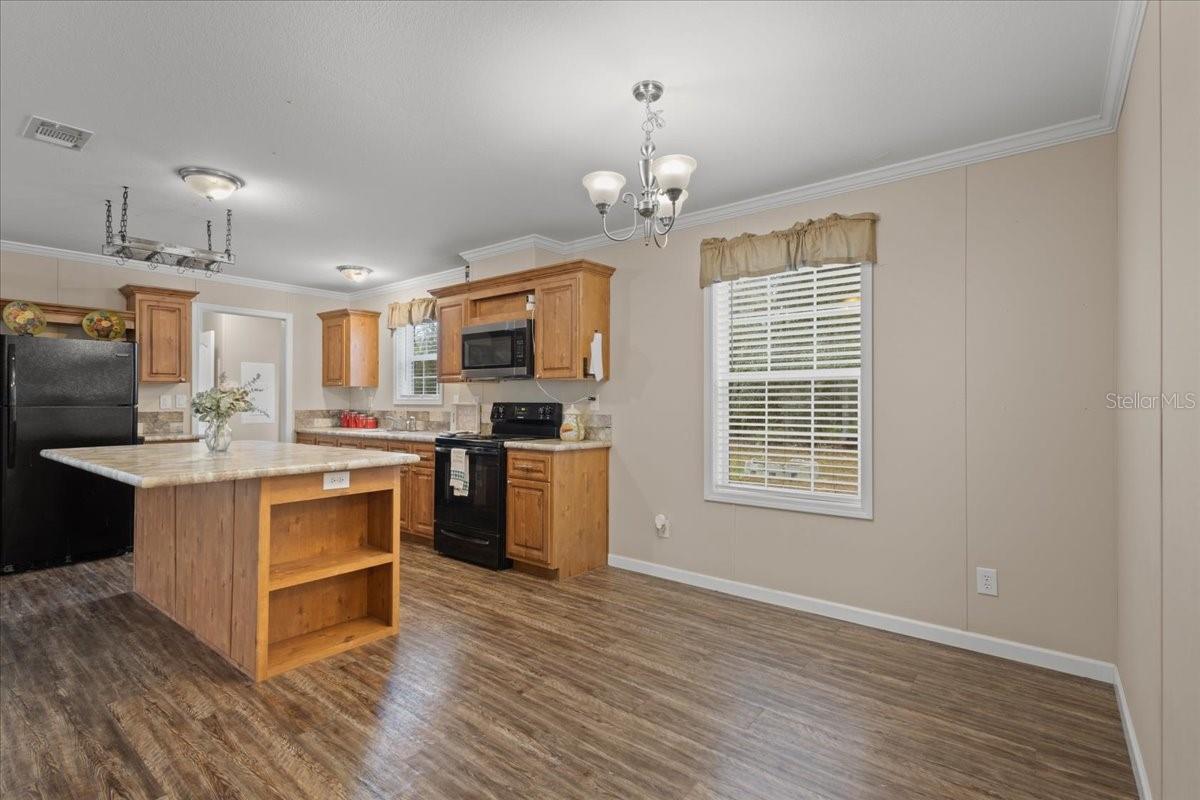 UNIVERSITY ESTATES - Residential