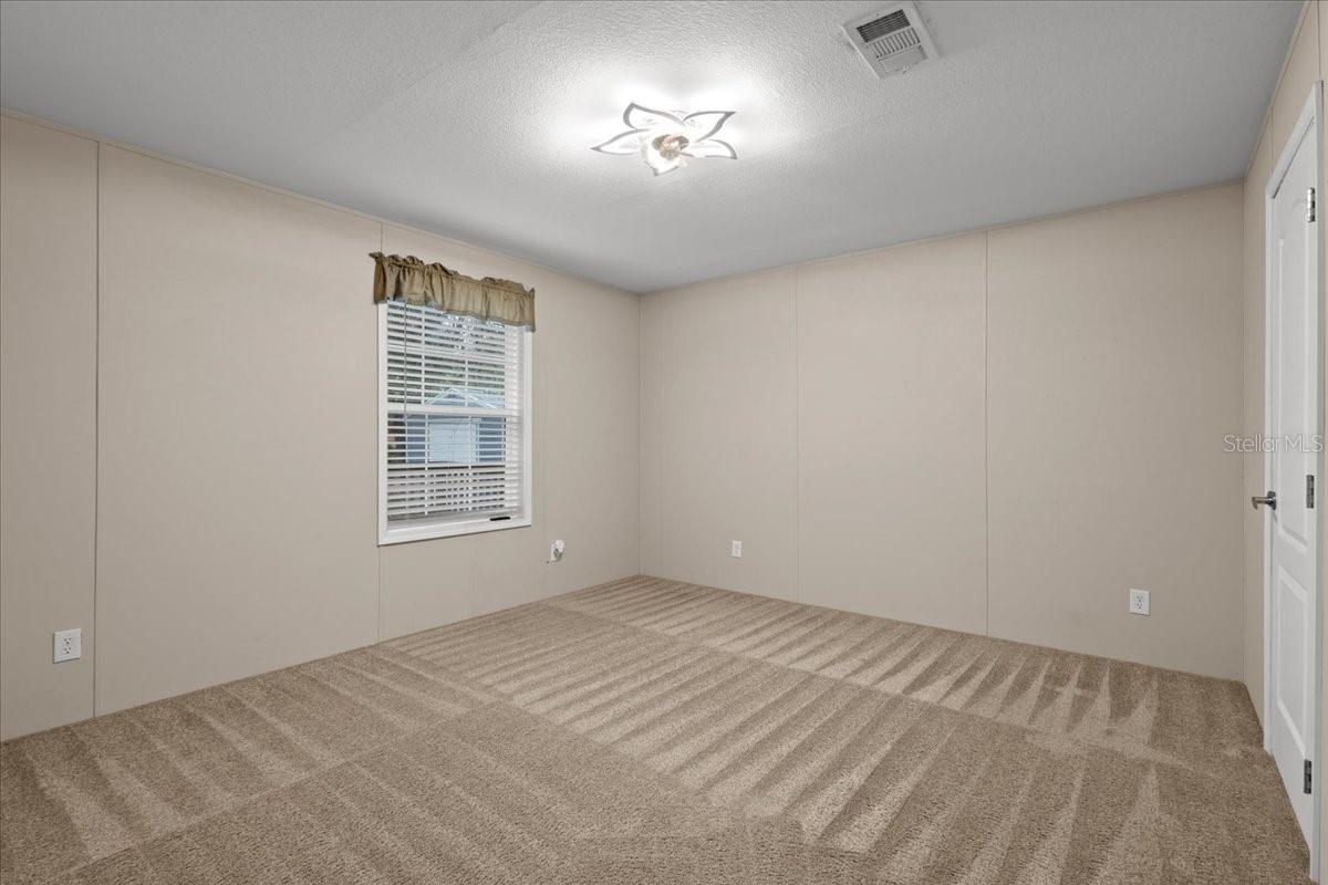 UNIVERSITY ESTATES - Residential