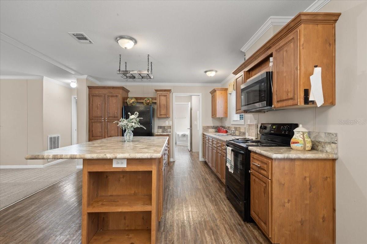 UNIVERSITY ESTATES - Residential