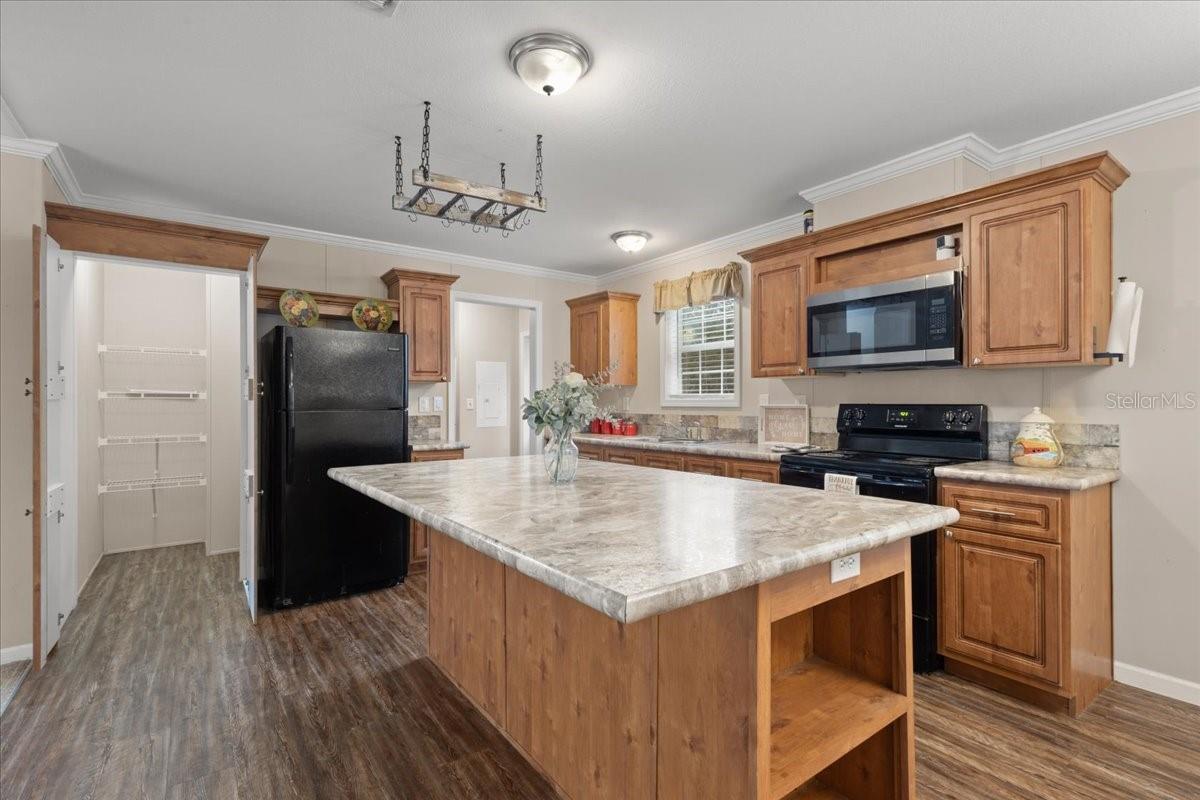 UNIVERSITY ESTATES - Residential