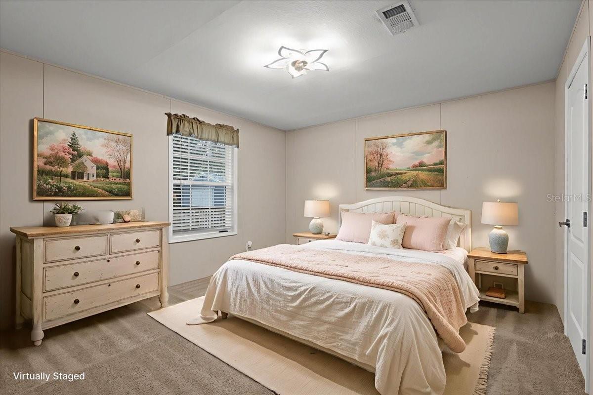 UNIVERSITY ESTATES - Residential