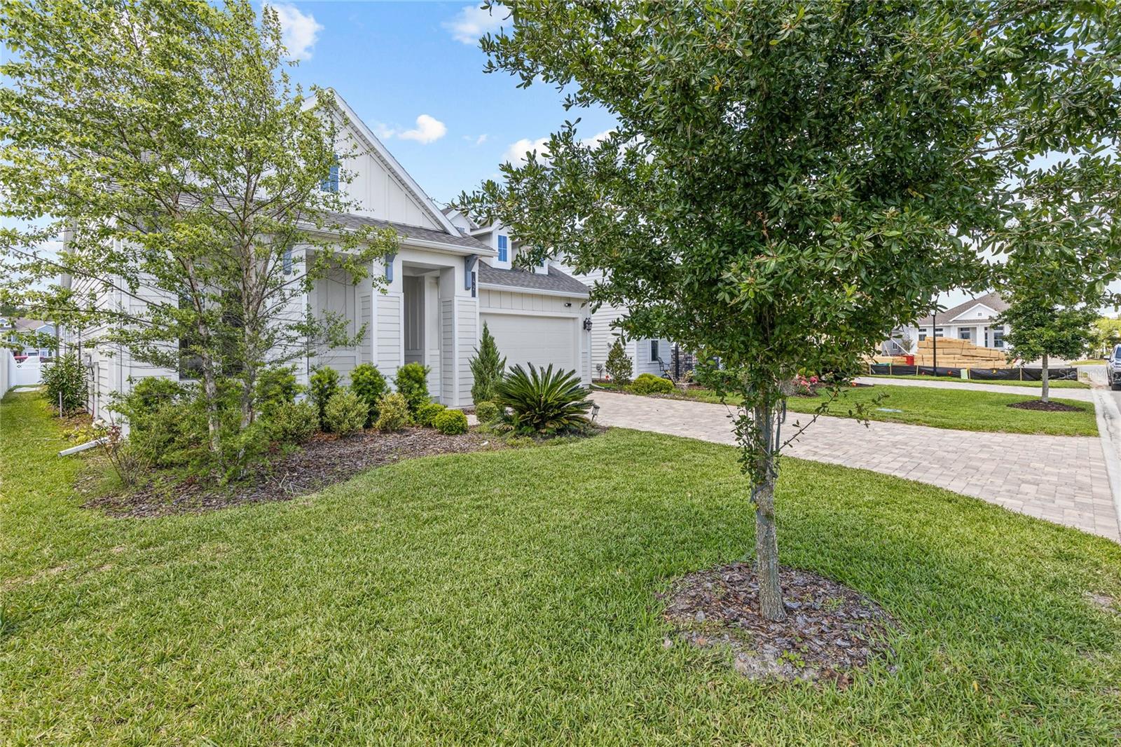 COURTNEY OAKS & COURTNEY CHASE - Residential