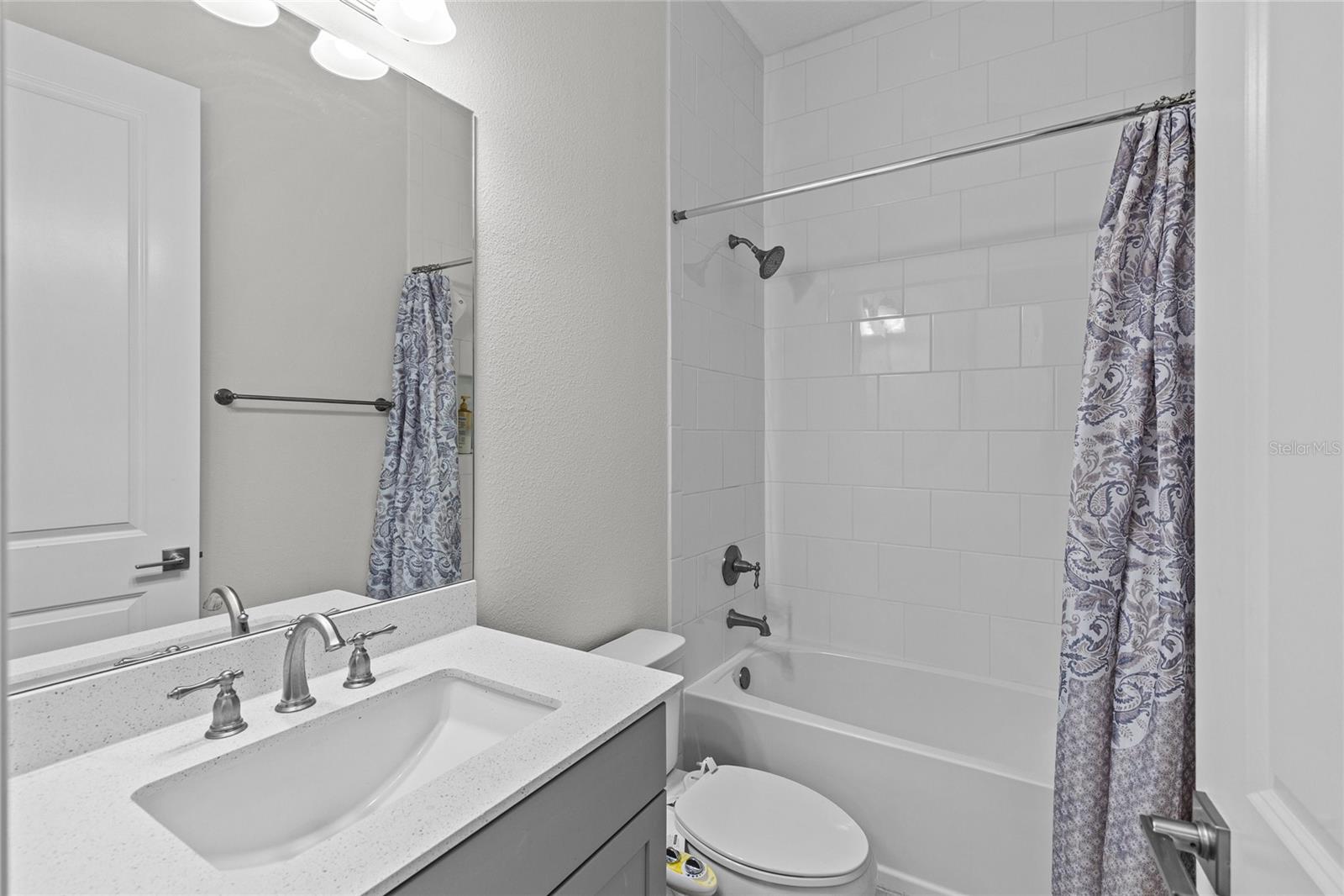 COURTNEY OAKS & COURTNEY CHASE - Residential
