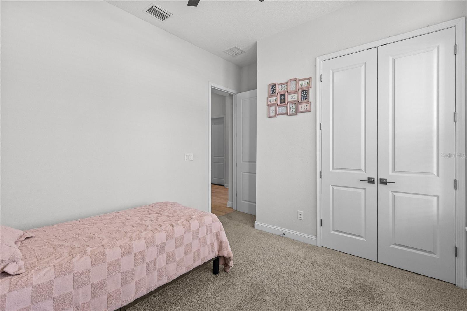 COURTNEY OAKS & COURTNEY CHASE - Residential