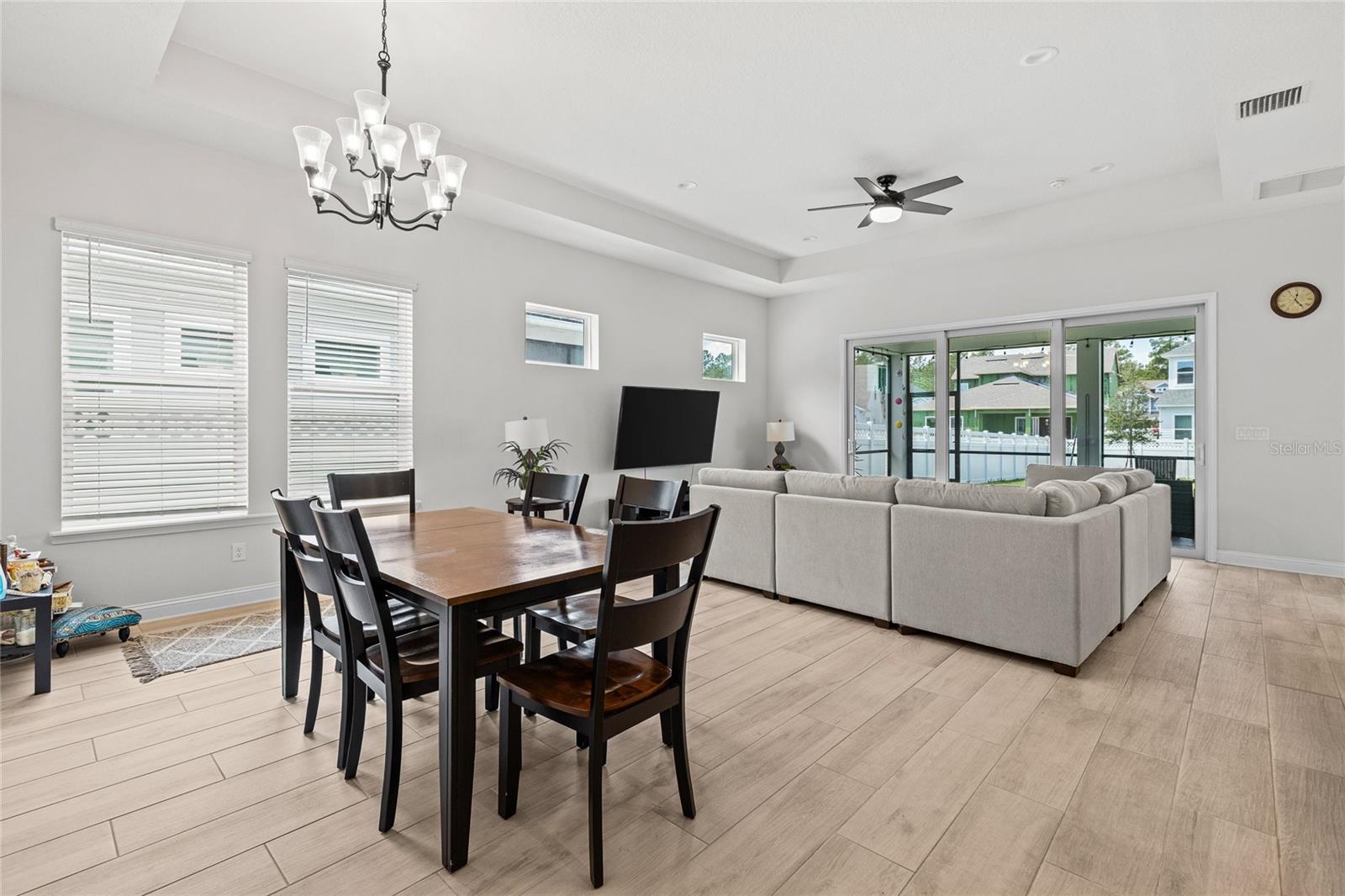 COURTNEY OAKS & COURTNEY CHASE - Residential