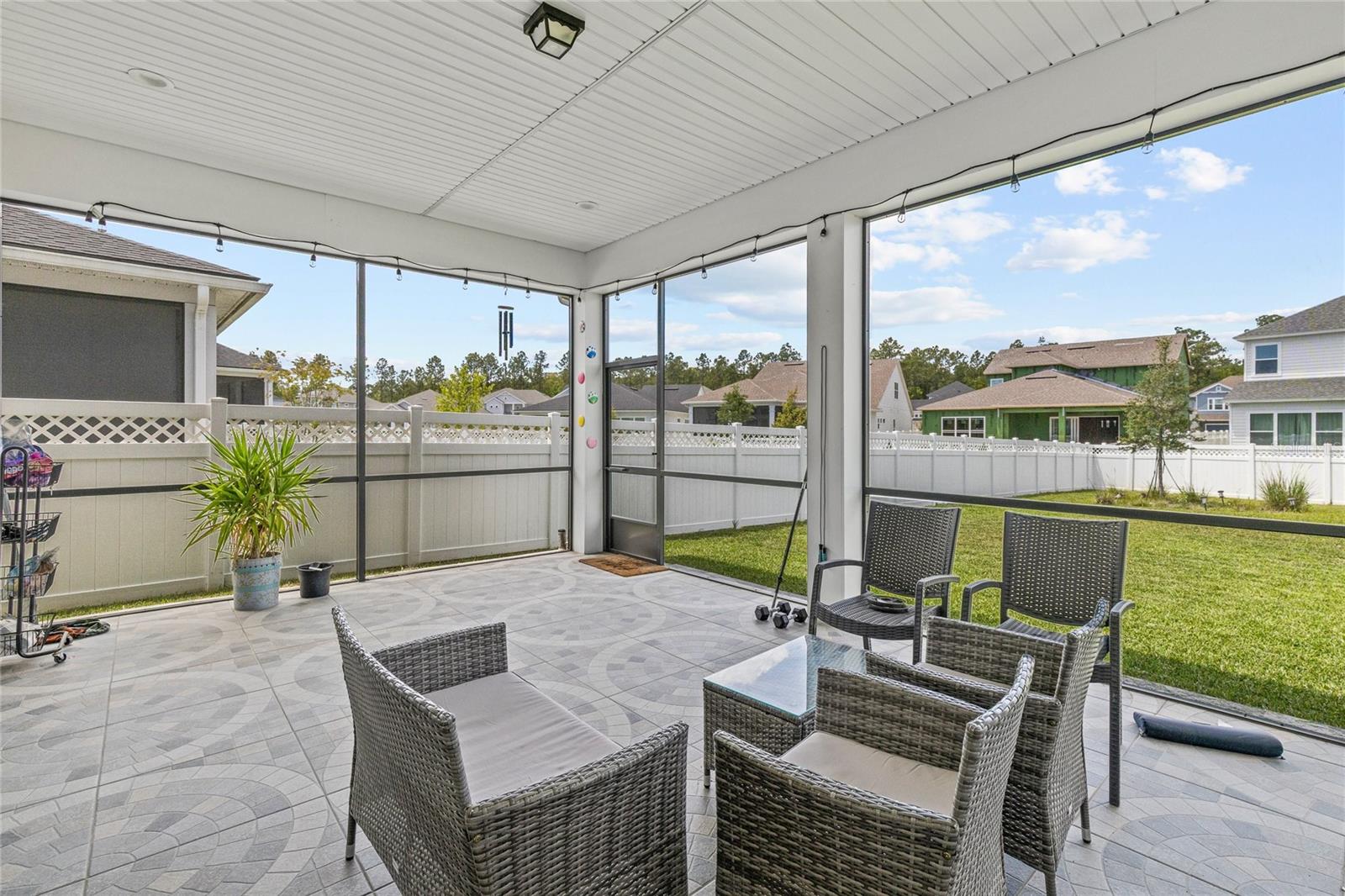COURTNEY OAKS & COURTNEY CHASE - Residential