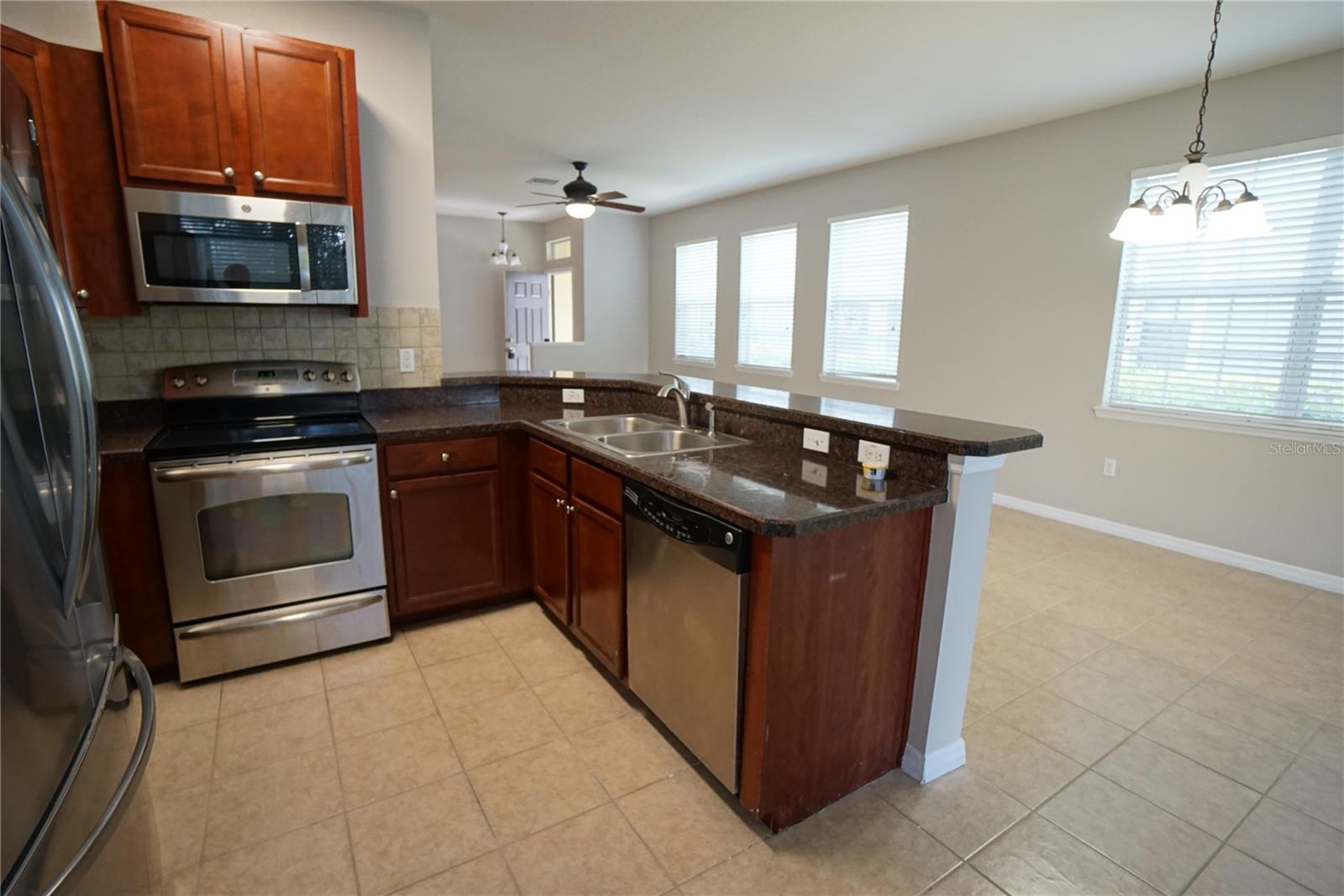 EAGLE PALM PH II - Residential Lease