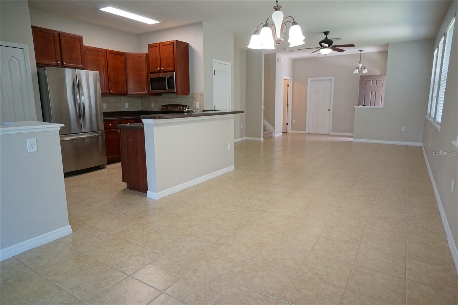 EAGLE PALM PH II - Residential Lease