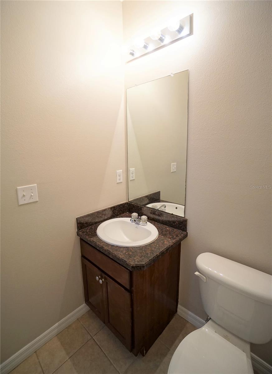 EAGLE PALM PH II - Residential Lease