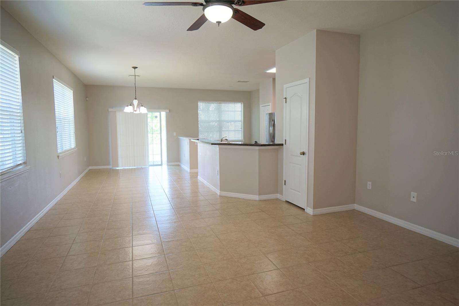 EAGLE PALM PH II - Residential Lease