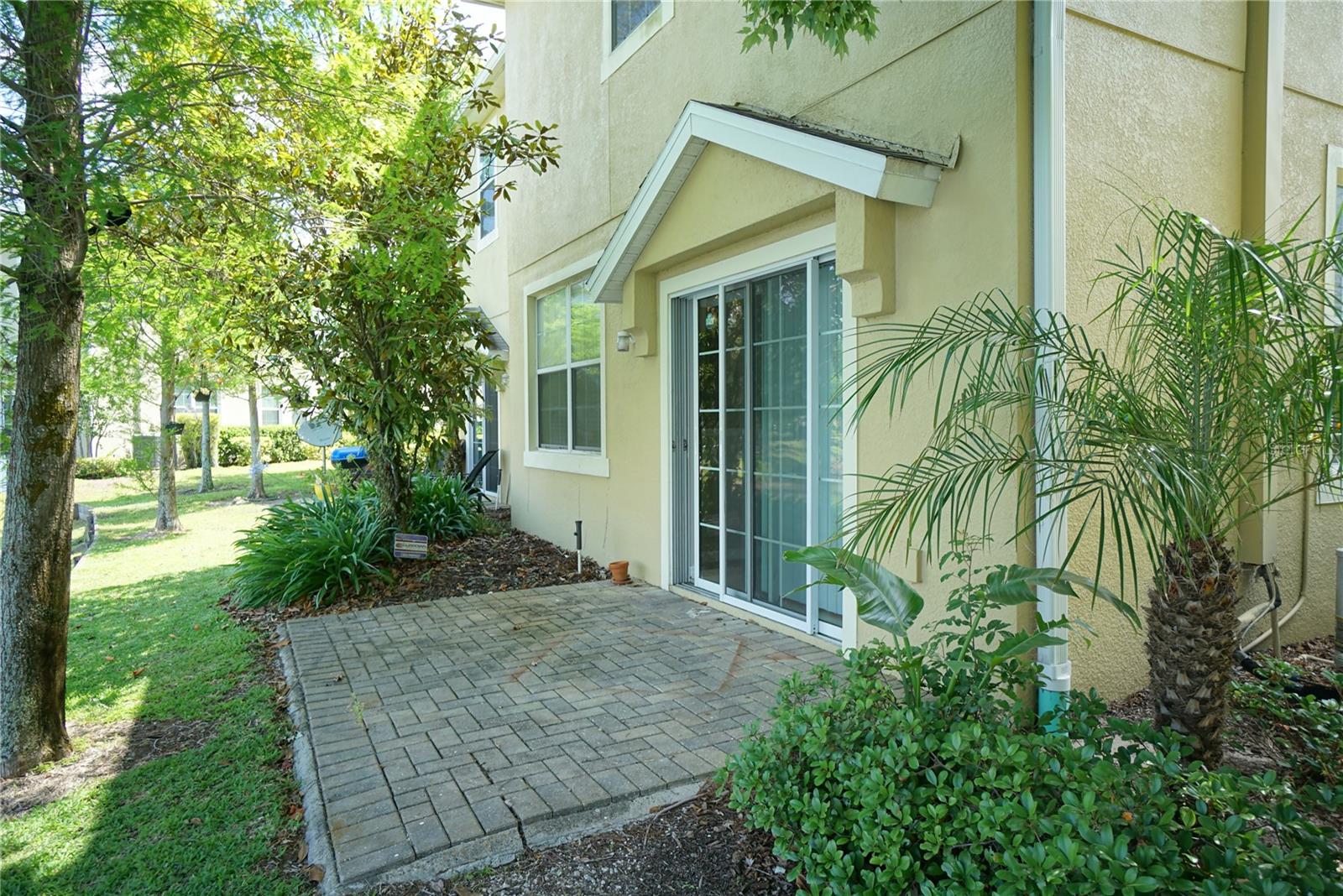 EAGLE PALM PH II - Residential Lease