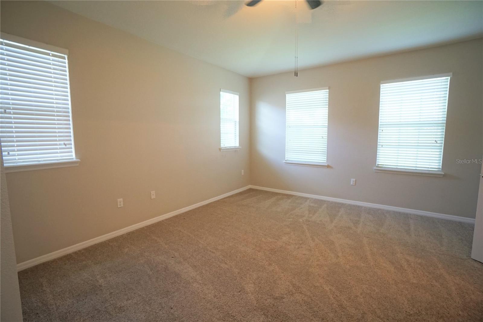 EAGLE PALM PH II - Residential Lease