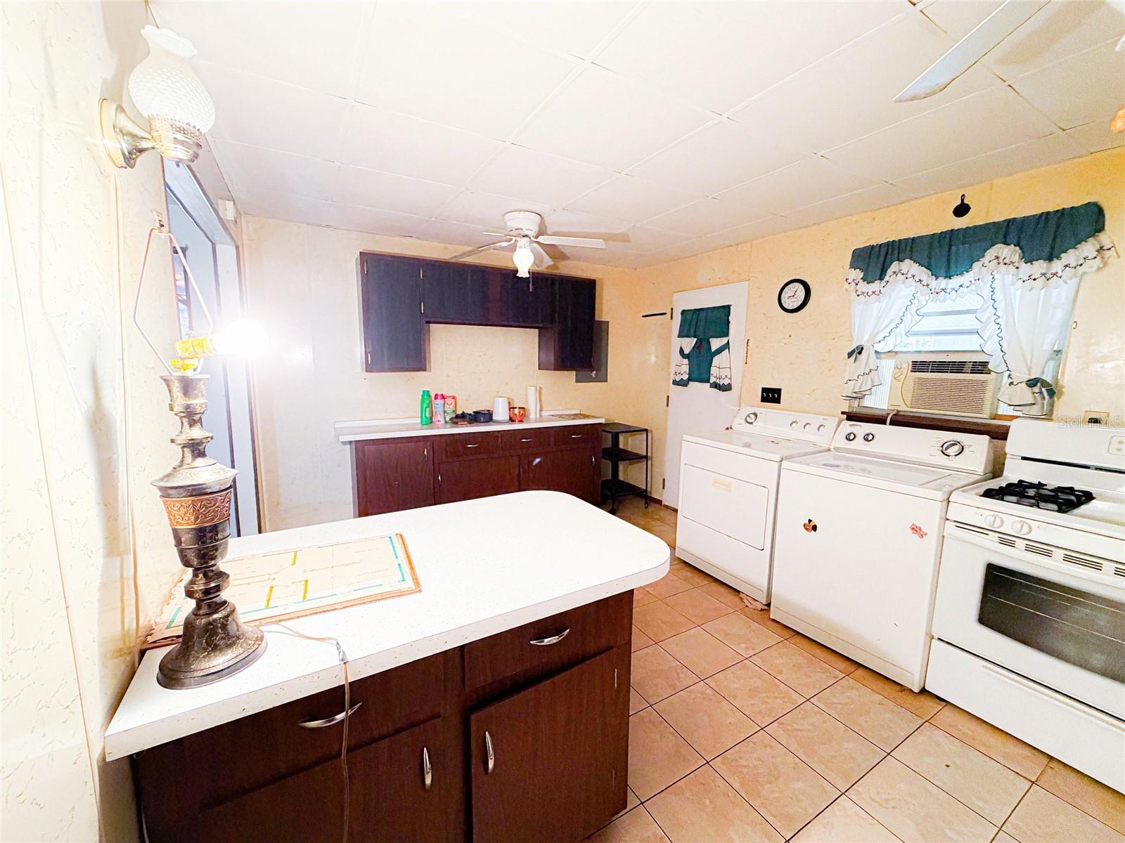 SOUTHWOOD SHORES - Residential