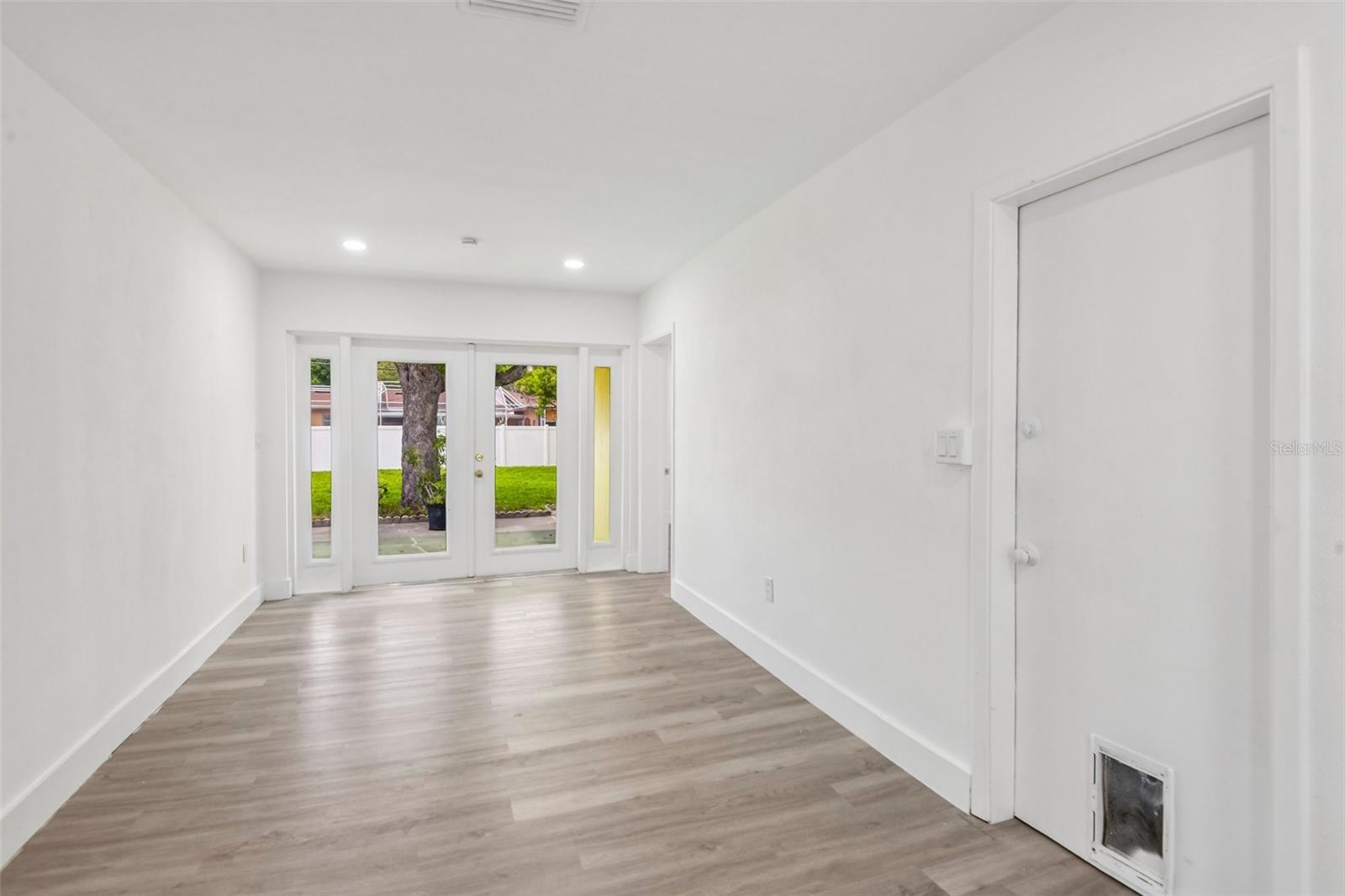 104 S HERCULES AVENUE